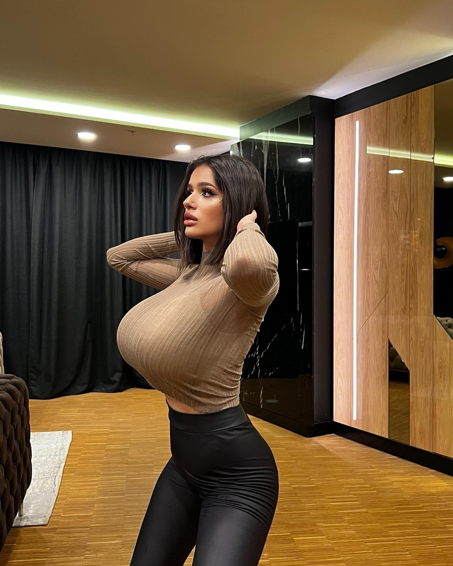 Julia Tica : bigfakeboobs