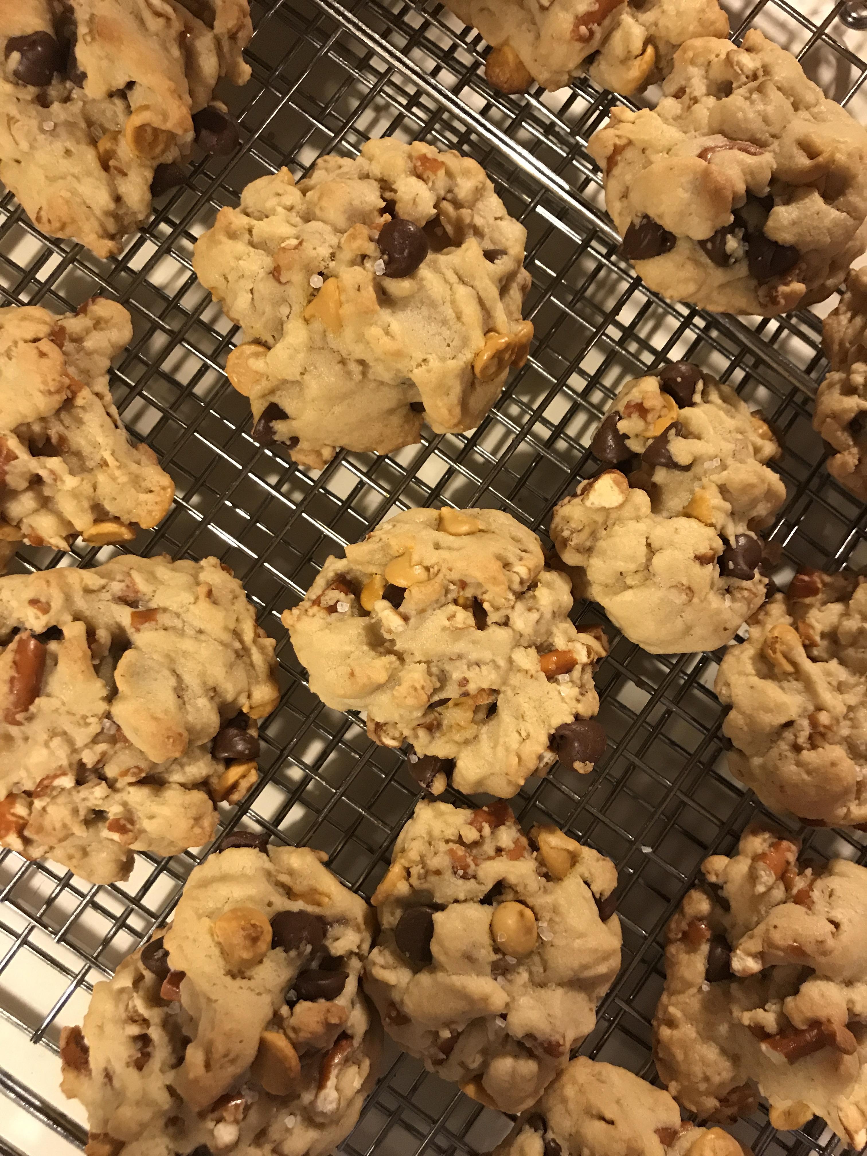 [Homemade] Butterscotch Sea Salt Pretzel Cookies food