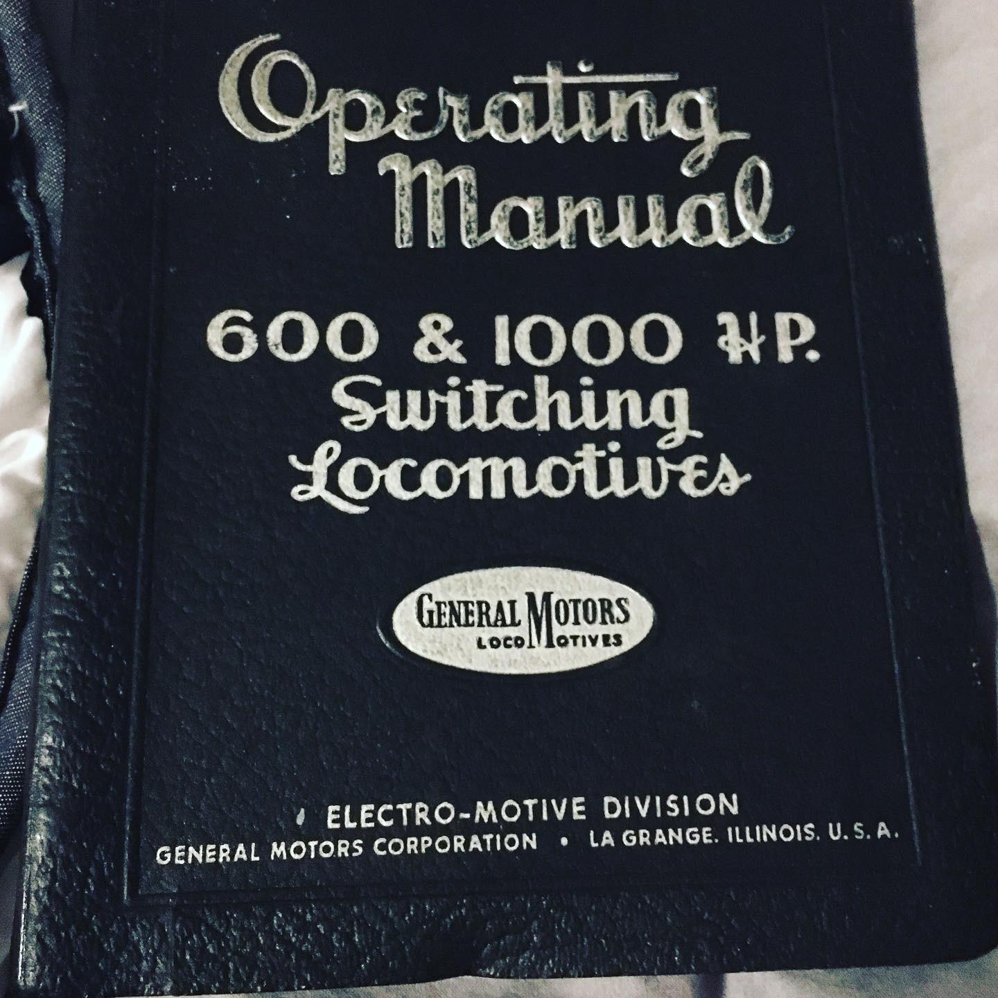 Old manuals I found in a Roundhouse owned by Canadian Pacific r/trains