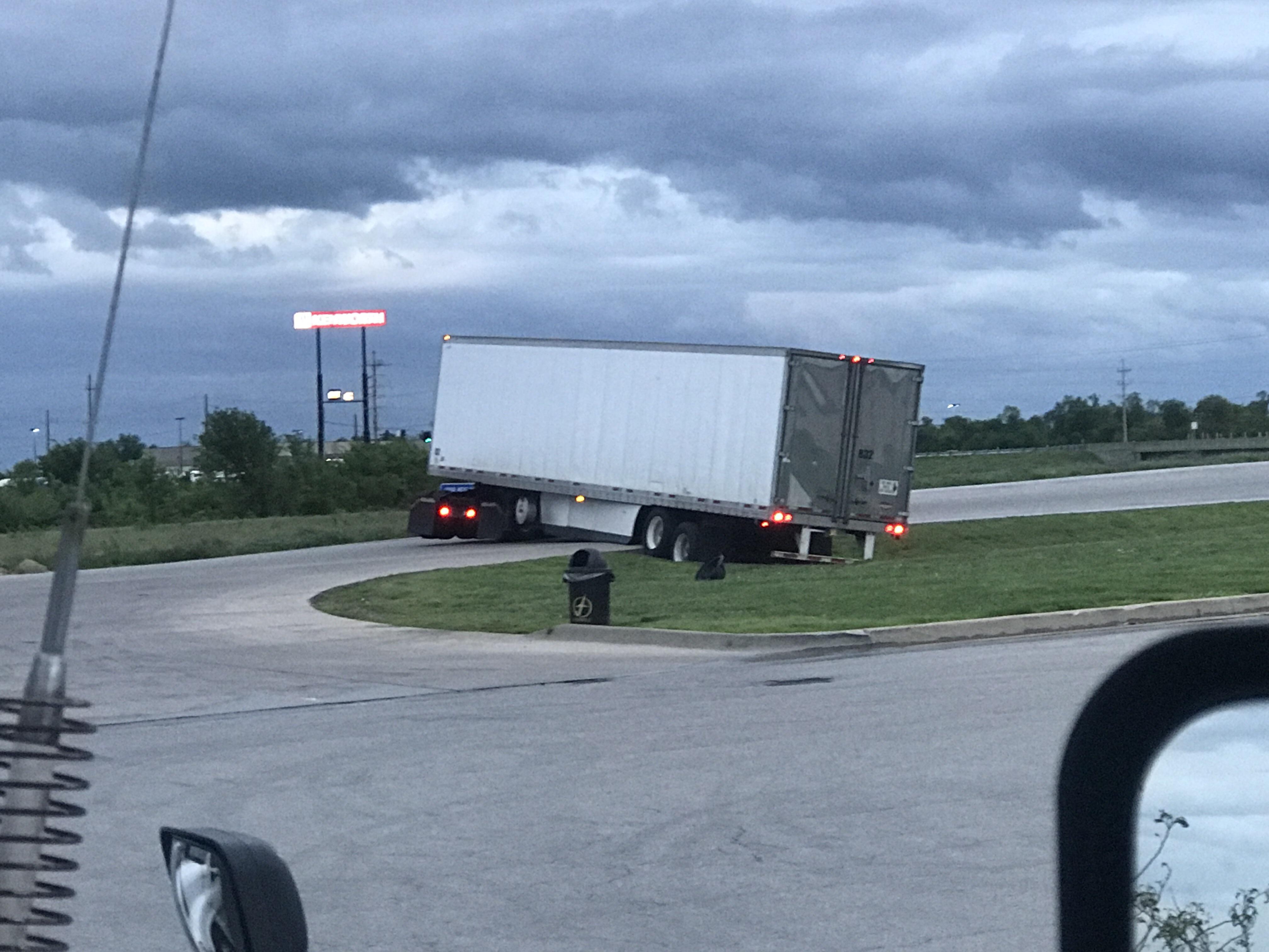 Well fuck. Flying J Joplin, mo. r/Truckers