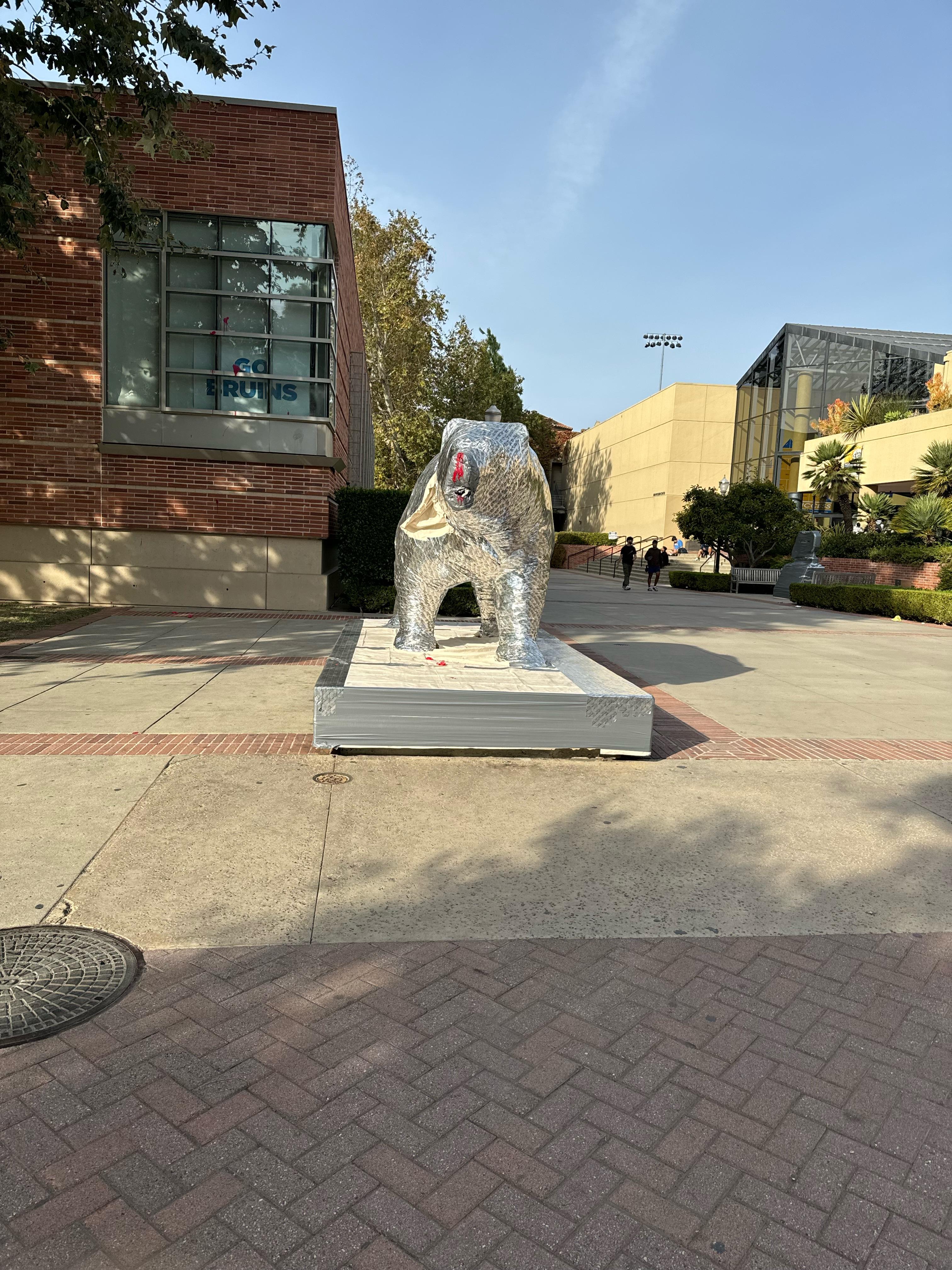 Anyone know what happened to the Bruin Bear? r/ucla