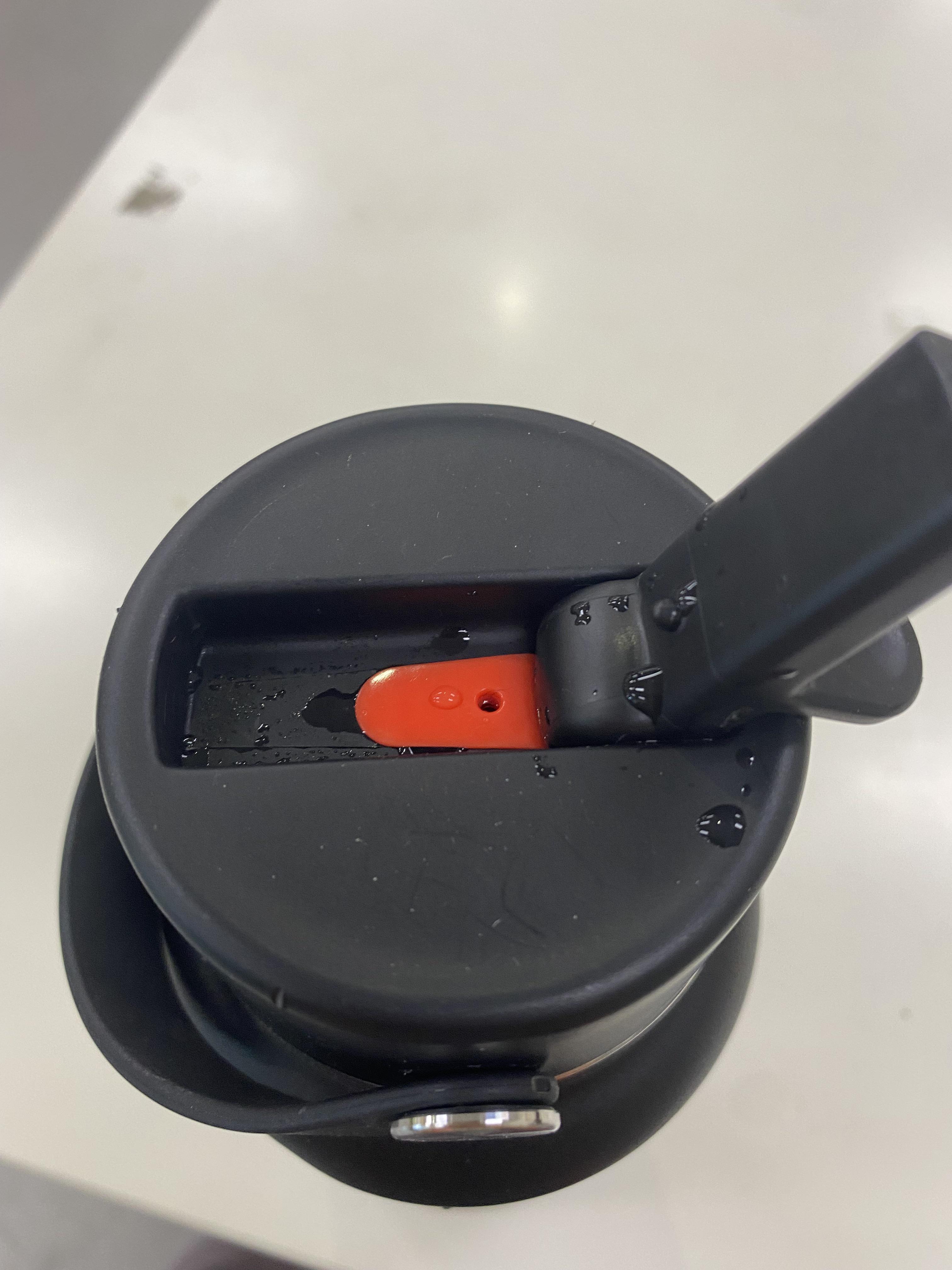 Leaking Hydroflask : Hydroflask