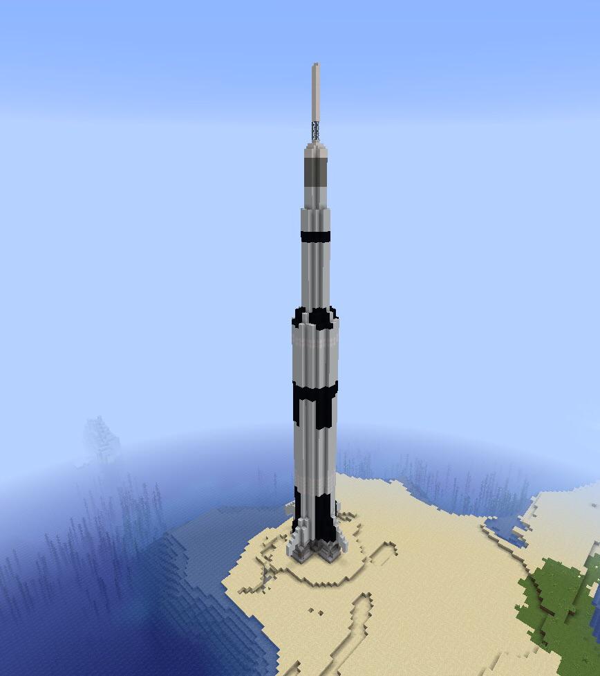 I made a (mostly) toscale Saturn V! r/Minecraft