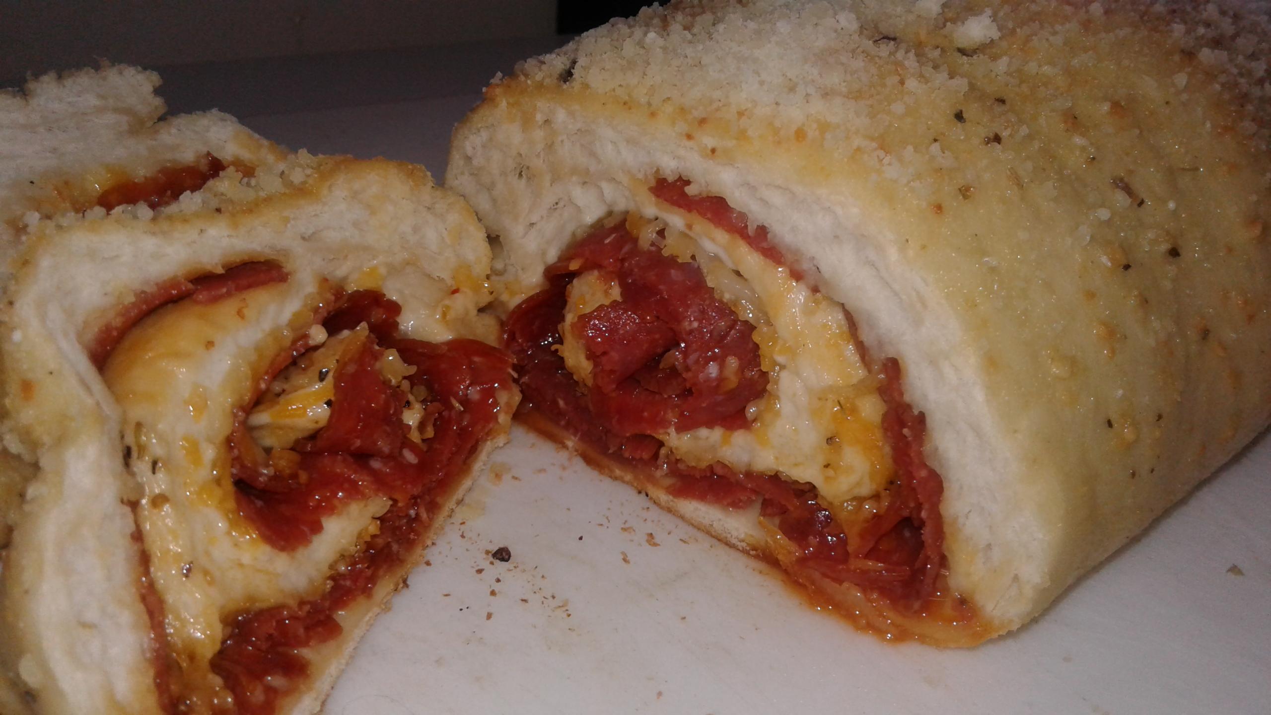 [Homemade] pepperoni bread r/food