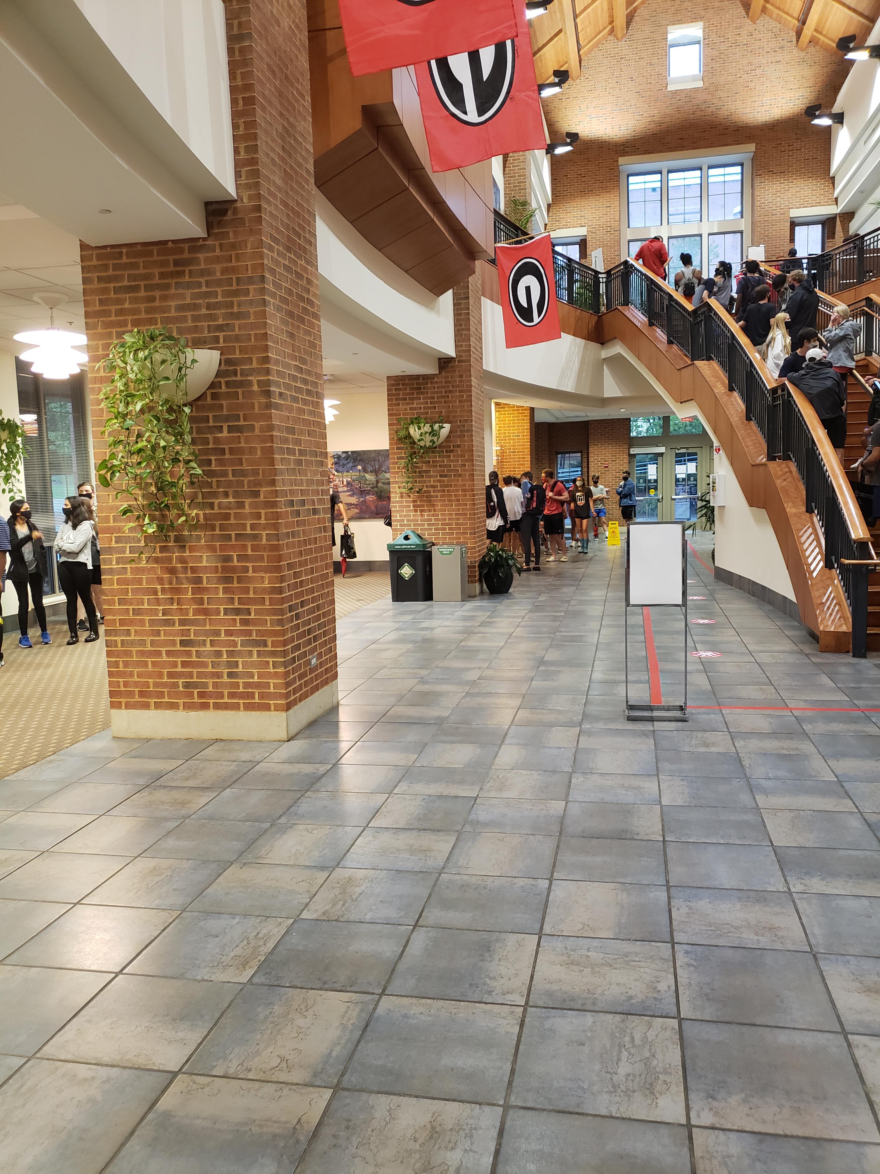 Ridiculous line at Village Summit Dining Hall took me almost an hour to