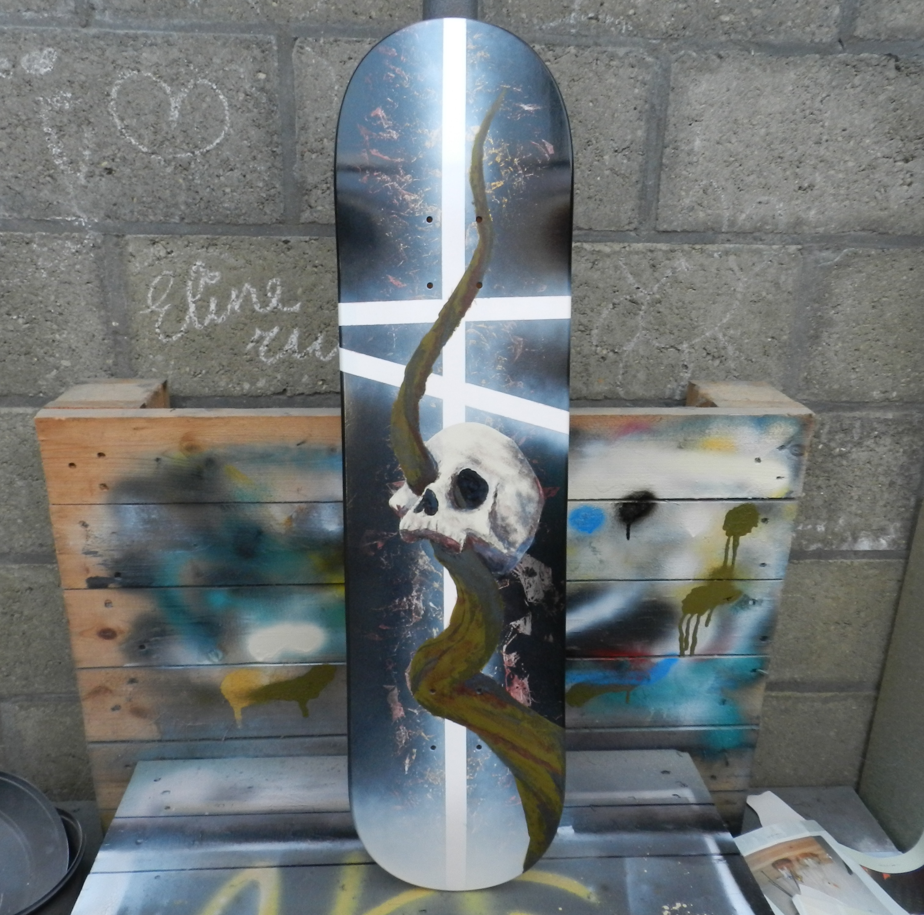 Custom skateboard deck with spray paint from 2 days ago (21, Belgium) r/Doke_Squad
