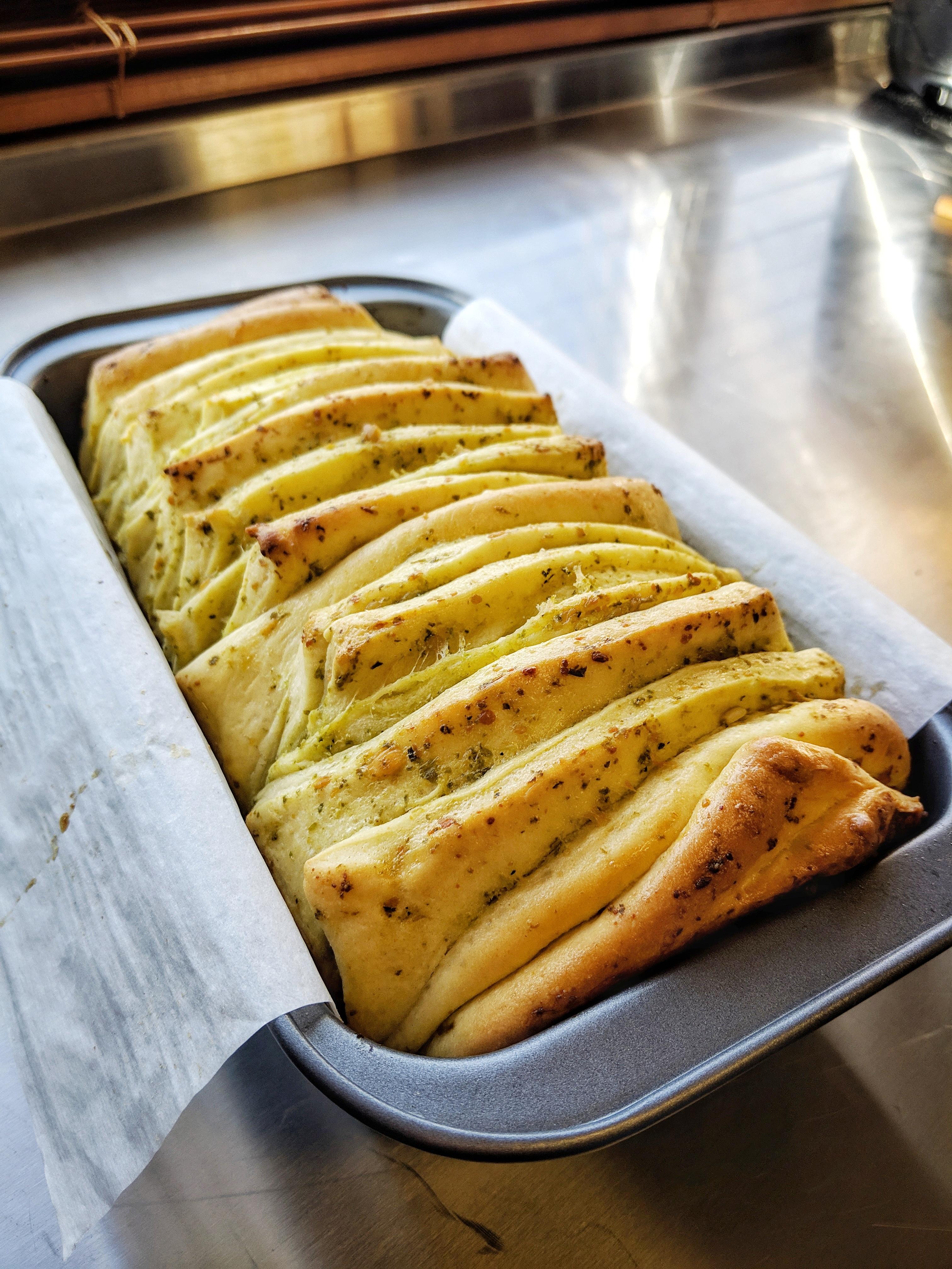 [Homemade] Pesto PullApart Bread r/food