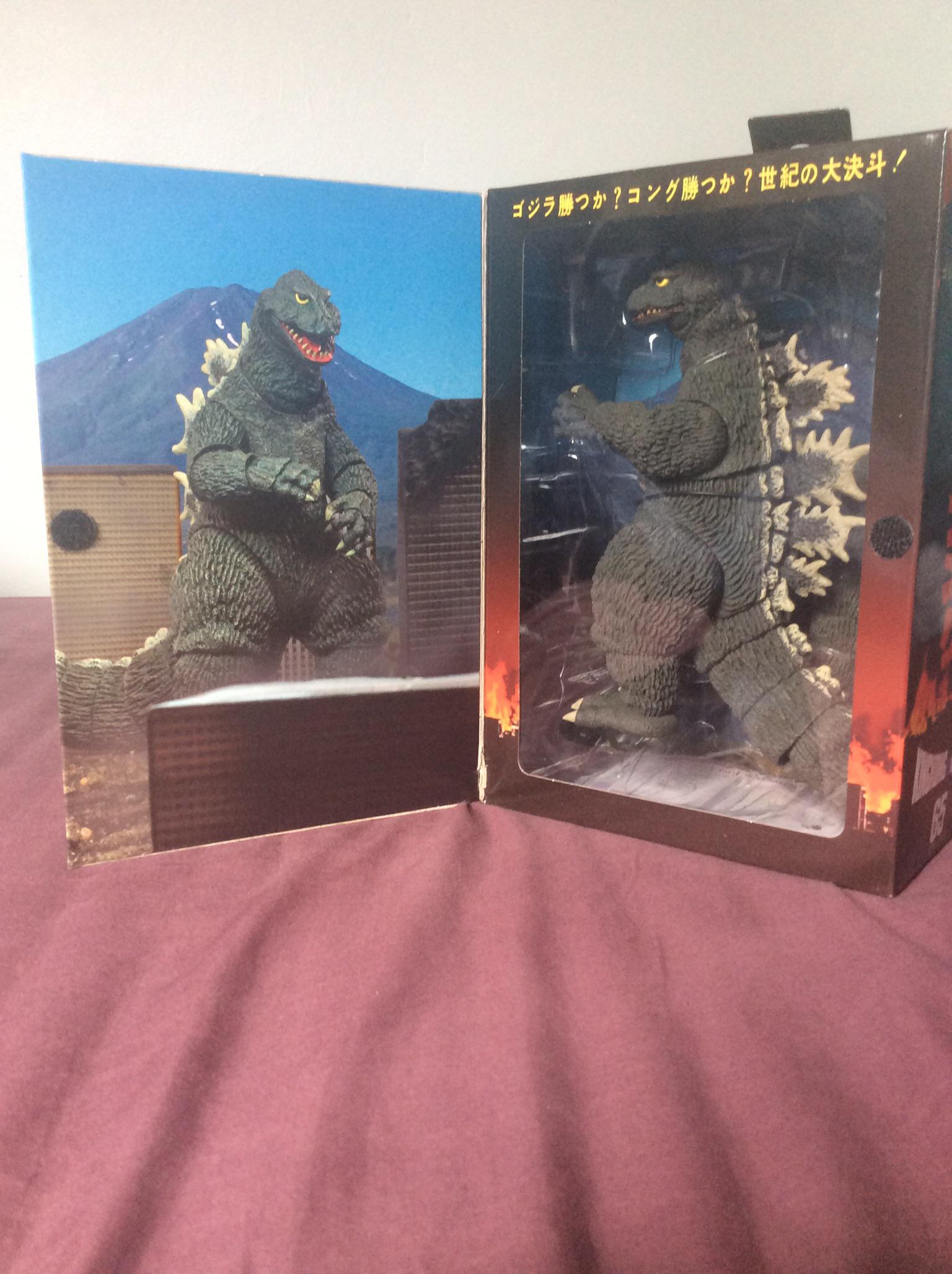 My first NECA godzilla figure(SO HYPED) r/GODZILLA