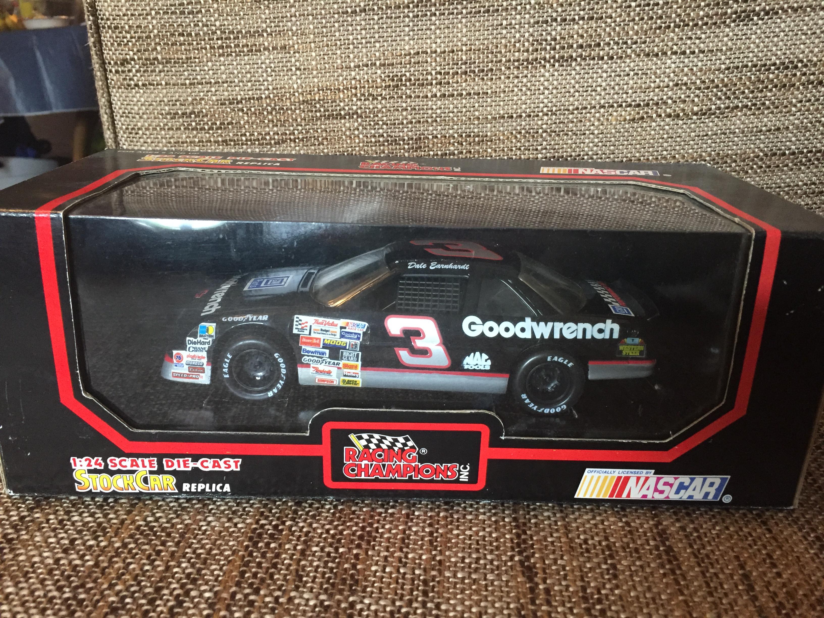 Picked this beauty up at an antique store in East Tawas, MI. r/NASCAR