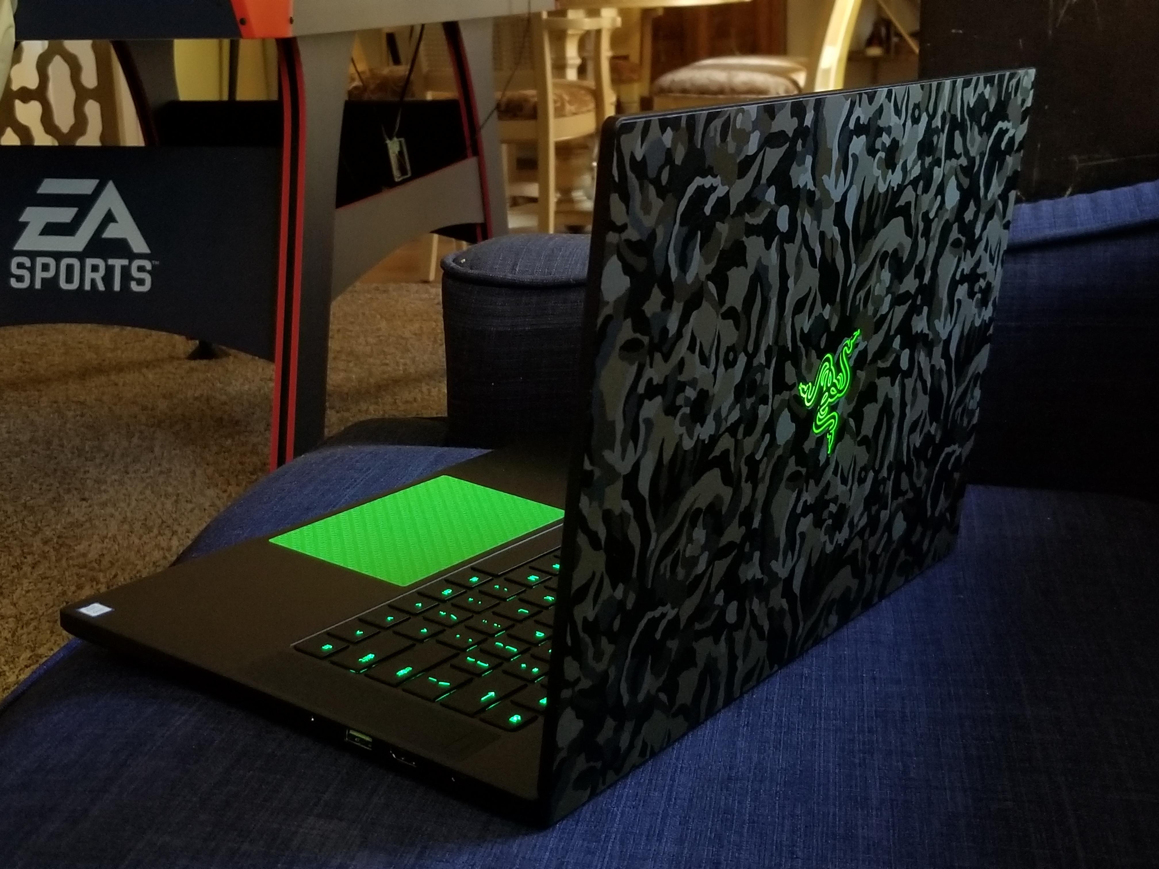 Black camo Razer Blade 15 with green carbon trackpad r/dbrand