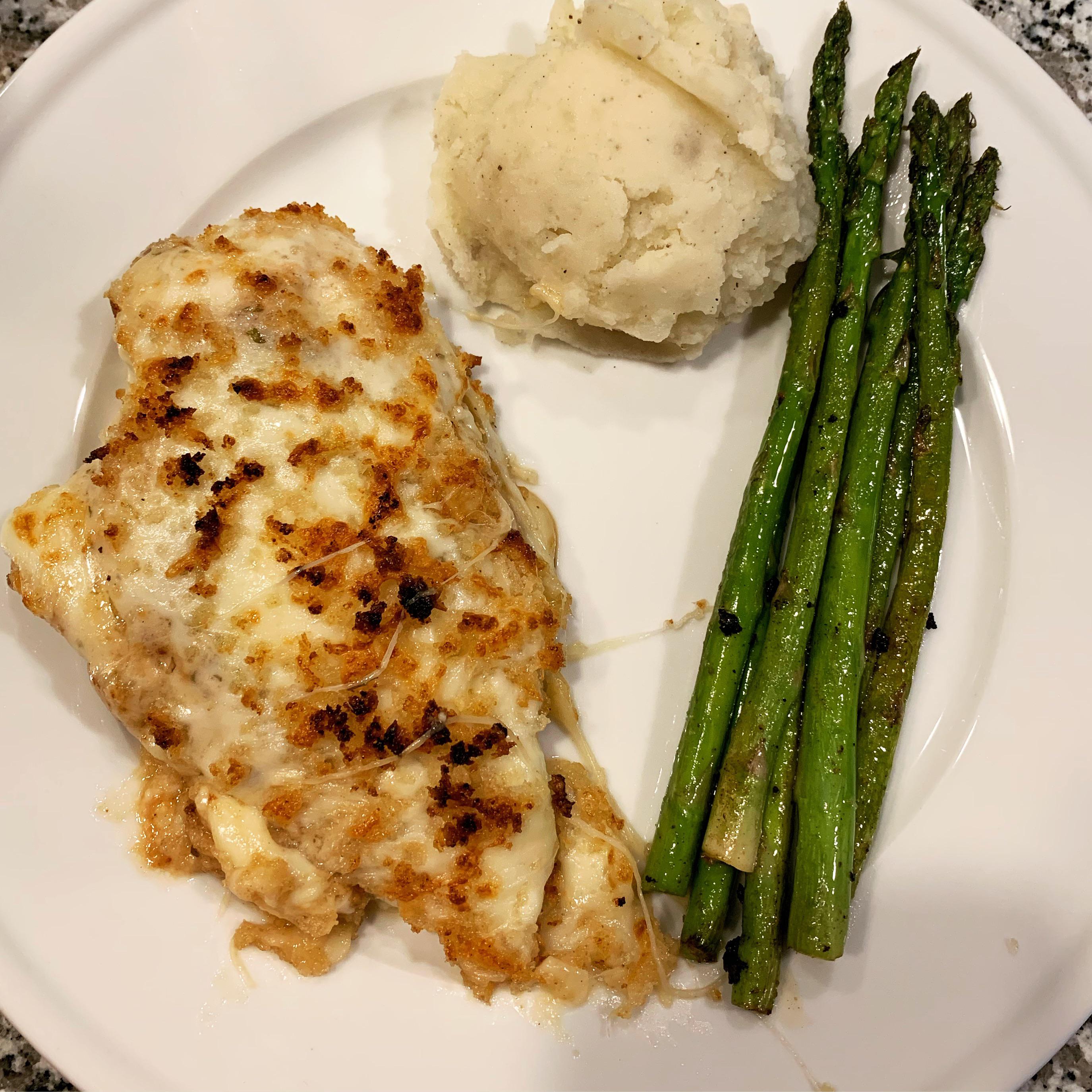 Parmesan crusted chicken (Longhorn Steakhouse Style) with asparagus and