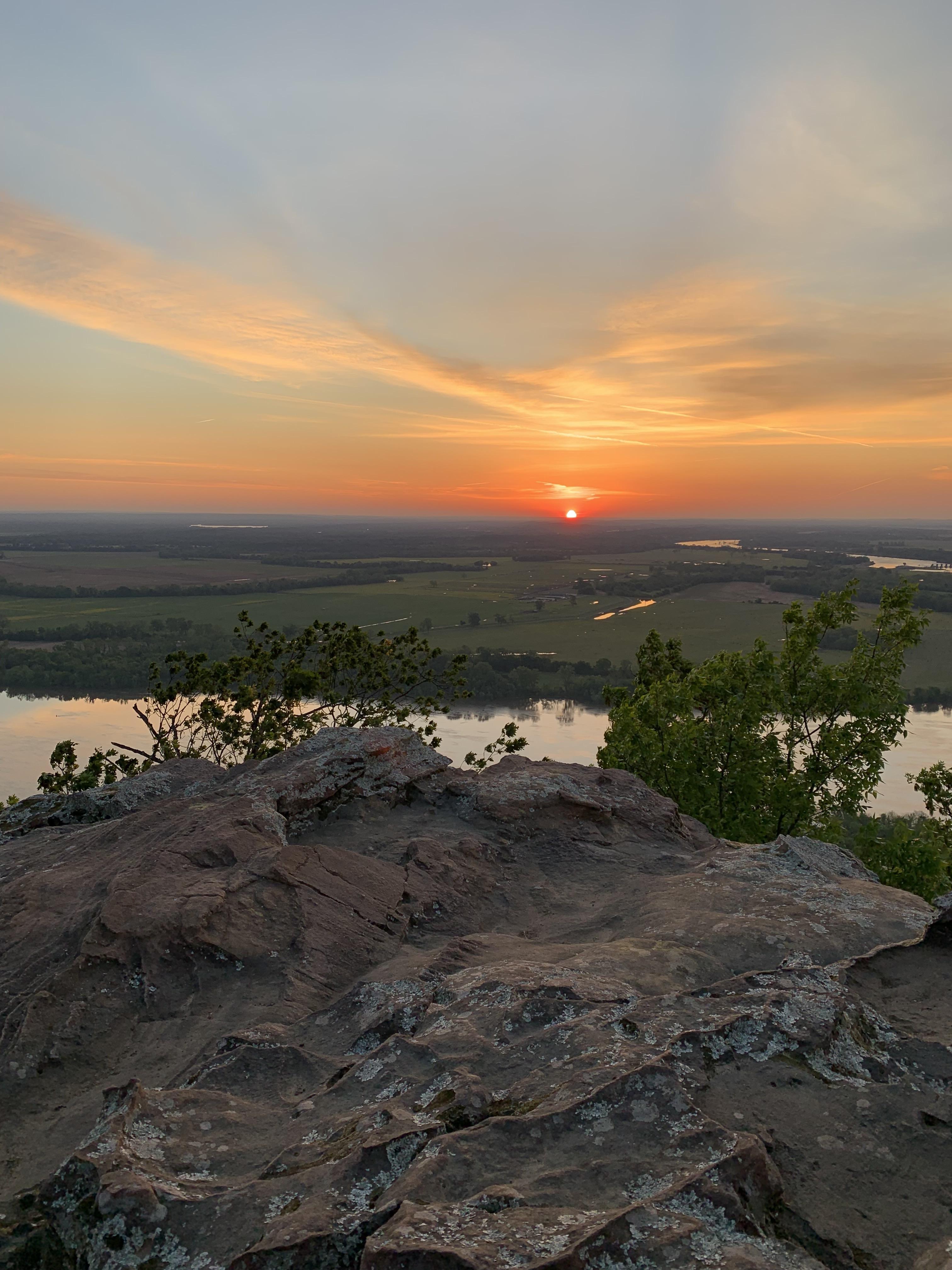 Sunrise at Petit Jean State Park, Morrilton, AR, USA r/hiking
