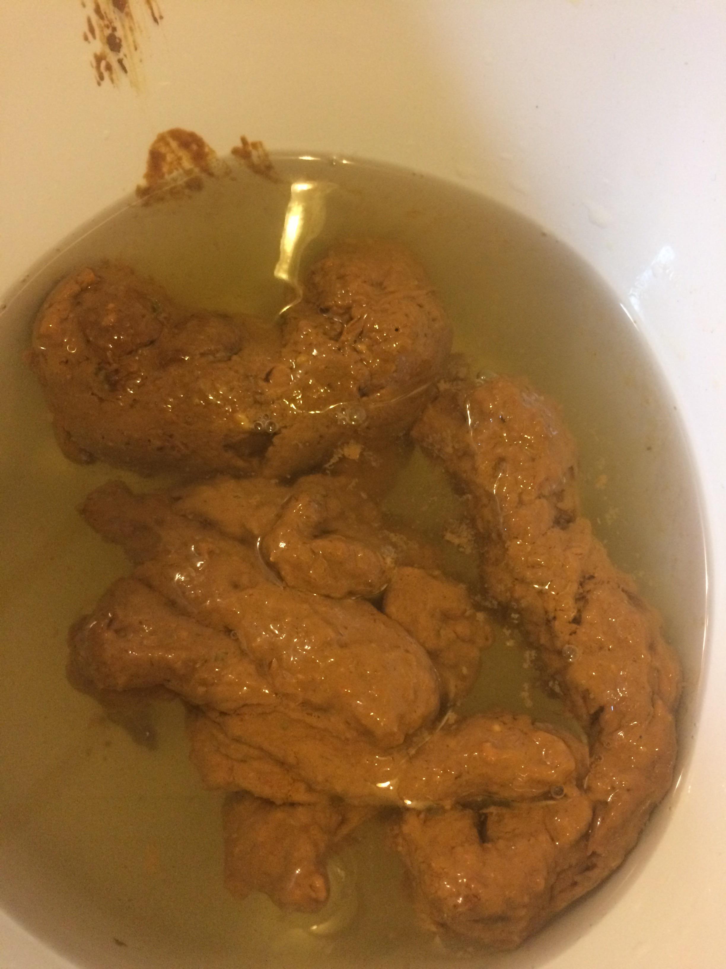 Took this nasty shit in a bucket r/poop