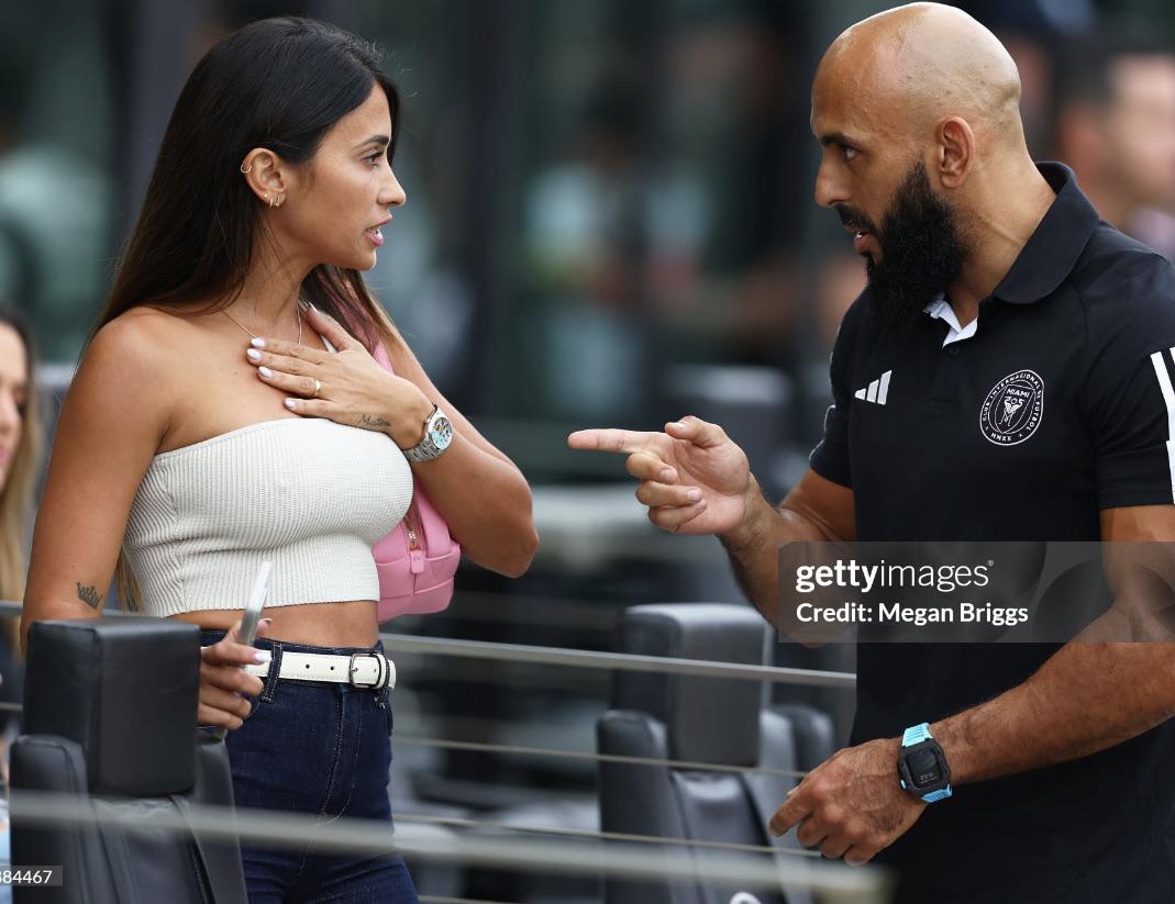 Huugeee tits 🥵 and also showing her hard nipple 👀. 🍆🍆🥵🥵 : r