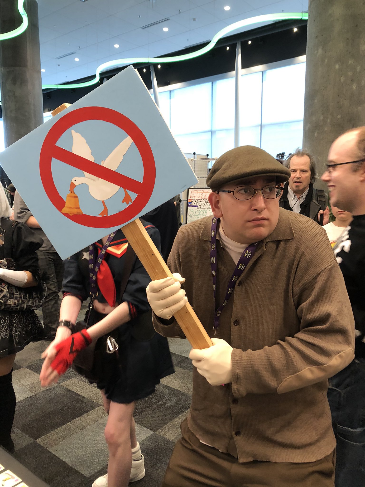 [Photographer] Untitled Goose Game seen at HalCon cosplay