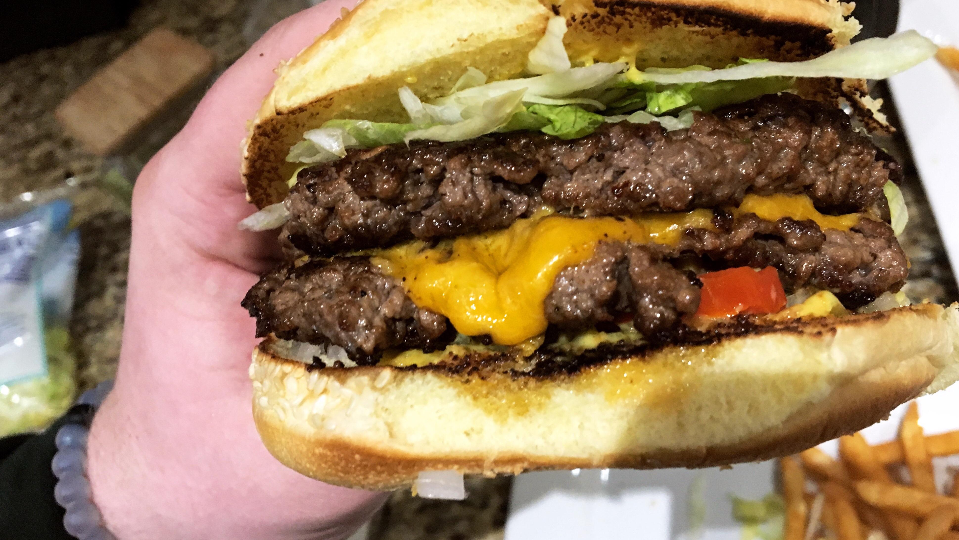 [Homemade] Made some smash burgers tonight! r/food