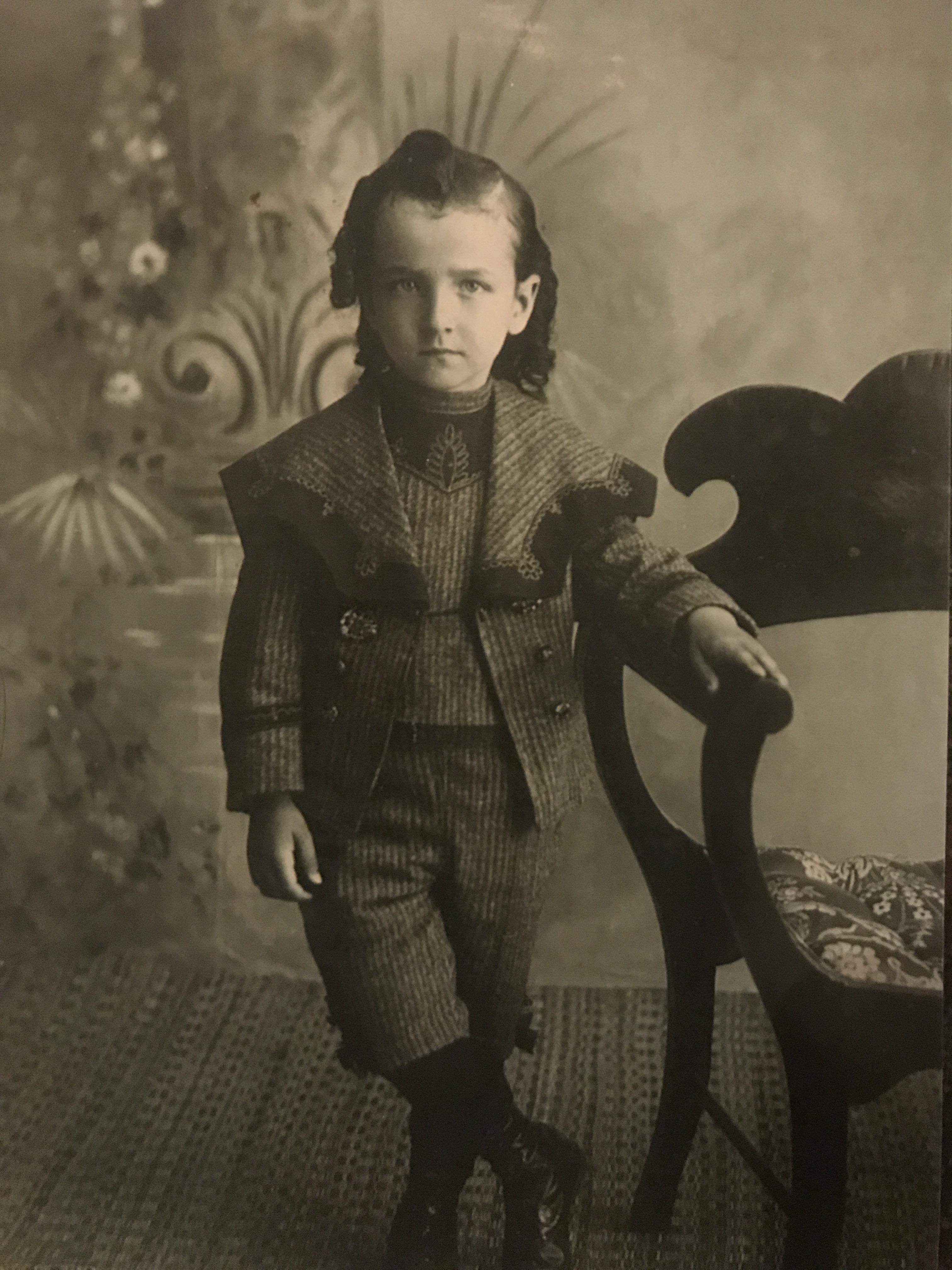 Greatgreat grandpa, age 4, 1898 r/OldSchoolCool