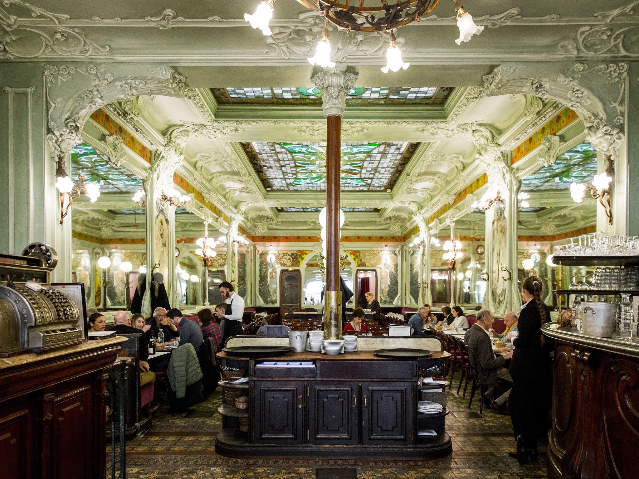 This dining hall in Paris. r/AccidentalWesAnderson
