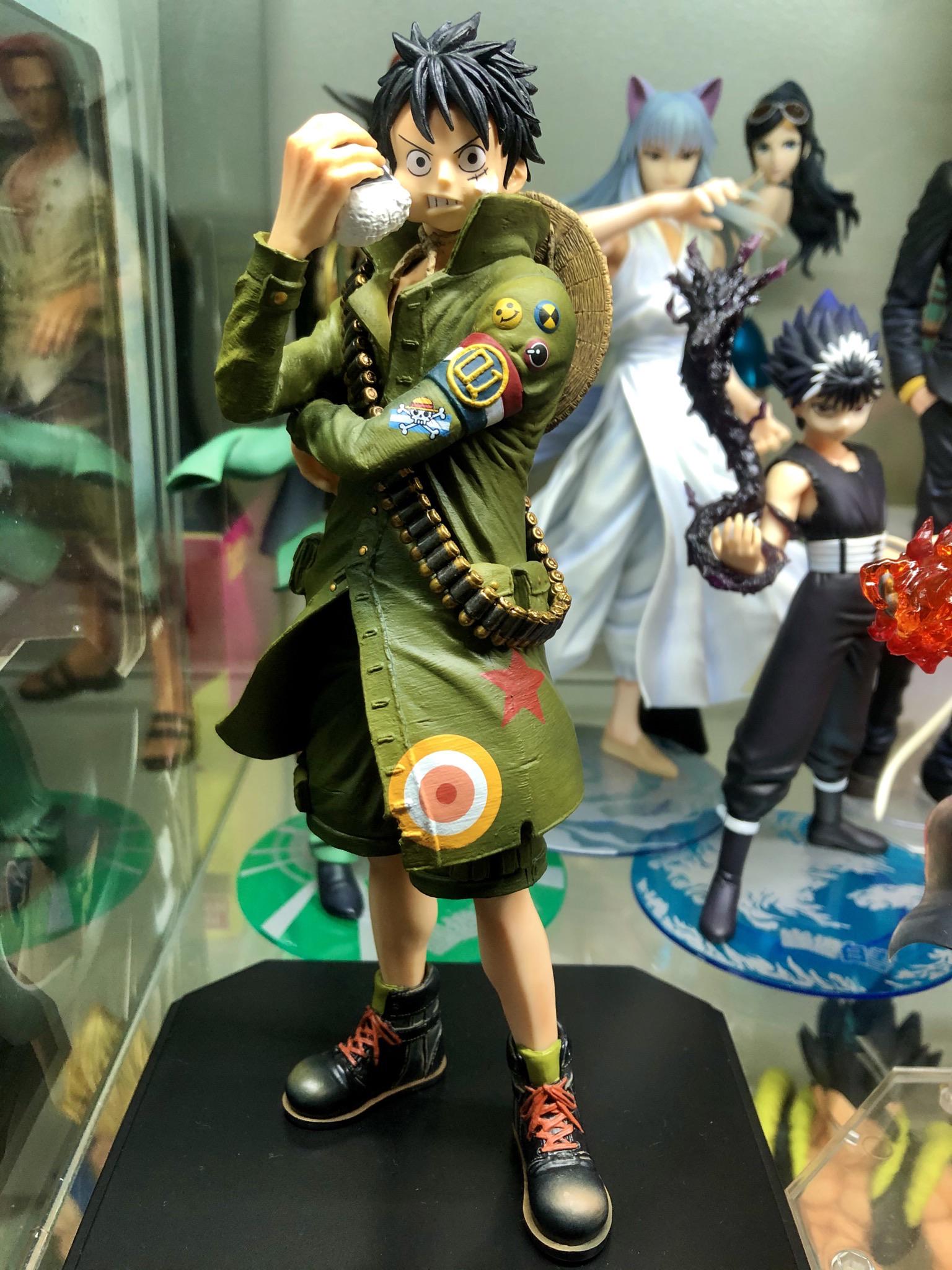 Rare sighting of Luffy wearing shoes r/OnePiece