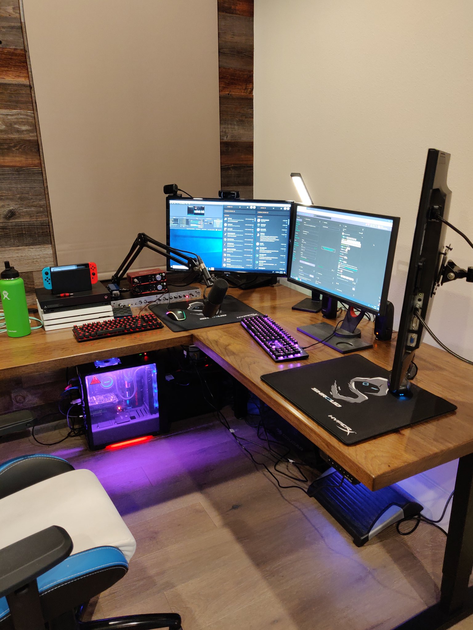 Any idea what desk shroud's got? r/Shroud