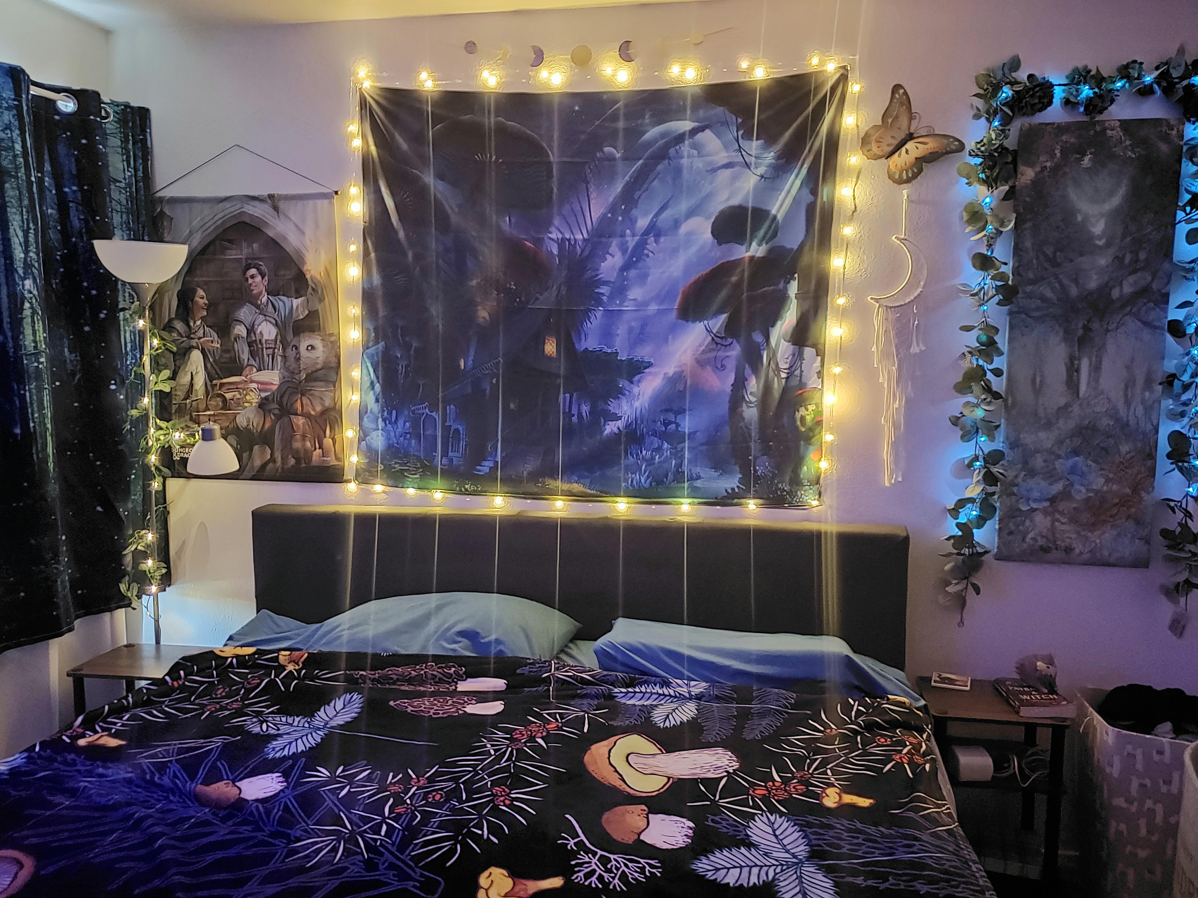 My cozy enchanted forest themed bedroom r/CozyPlaces