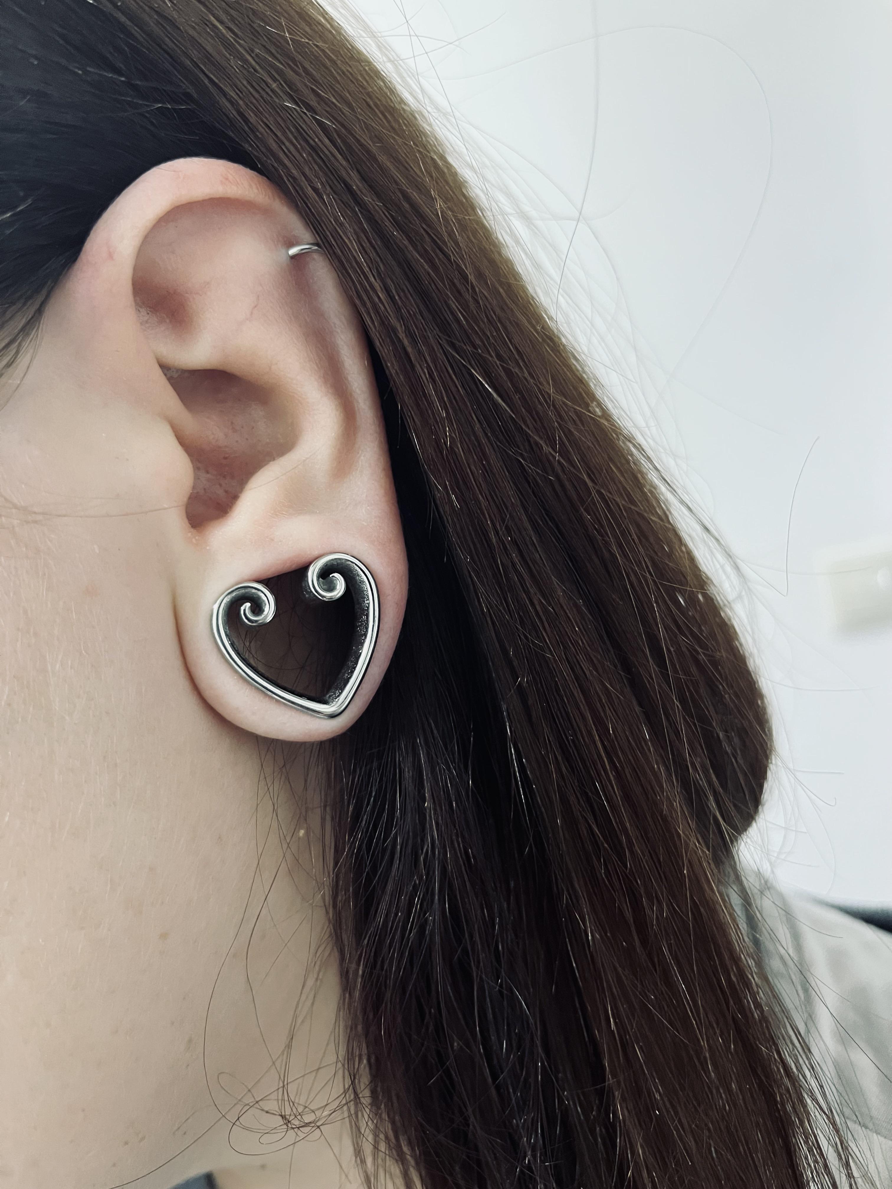 20 mm heart shaped tunnels r/Stretched
