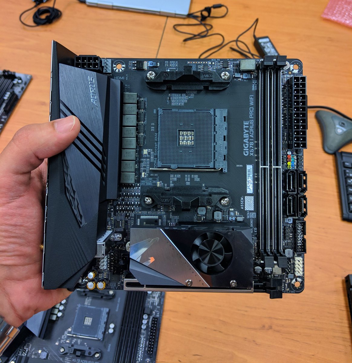 Aorus X570 Mini ITX just revealed! Seems great to build sffpc! r/sffpc