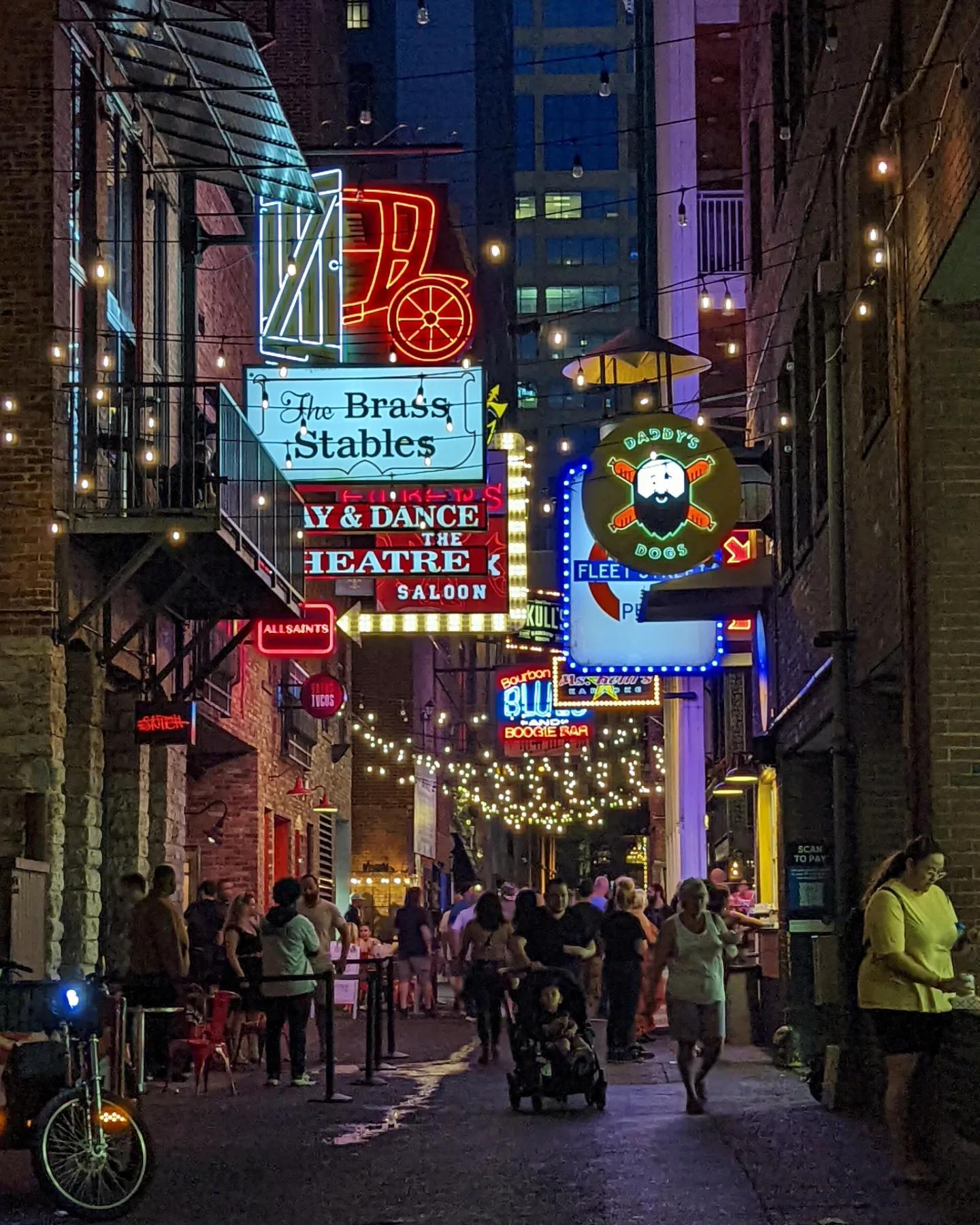 [OC] Printer's Alley, Nashville, TN r/pics
