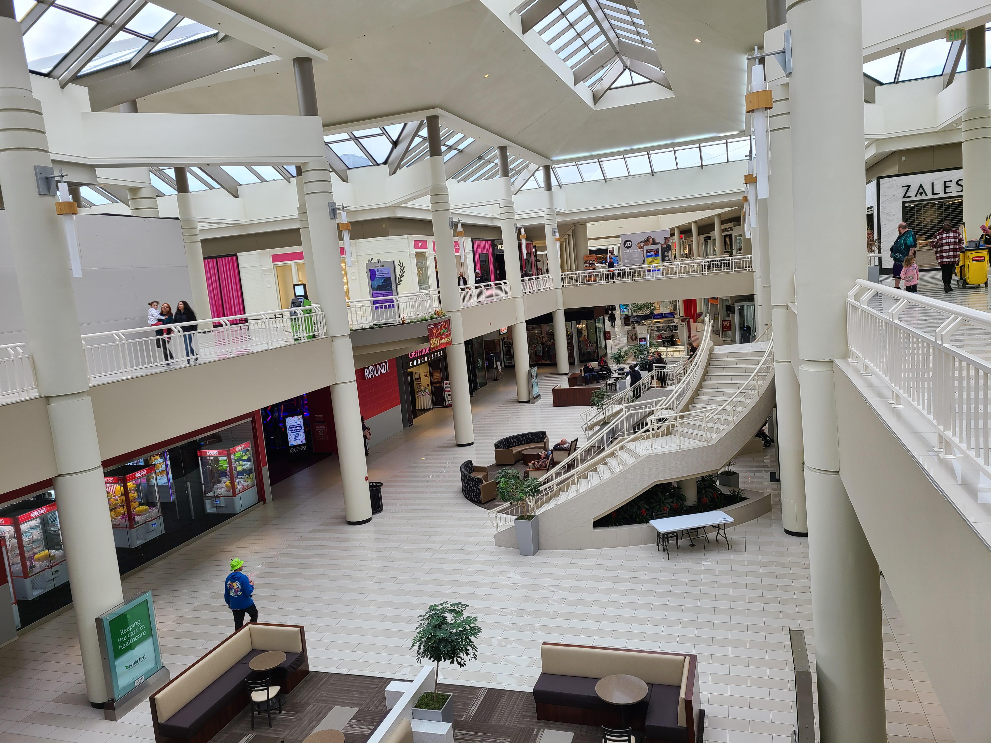 Crystal Run, Galleria Mall, Middletown, NY r/deadmalls