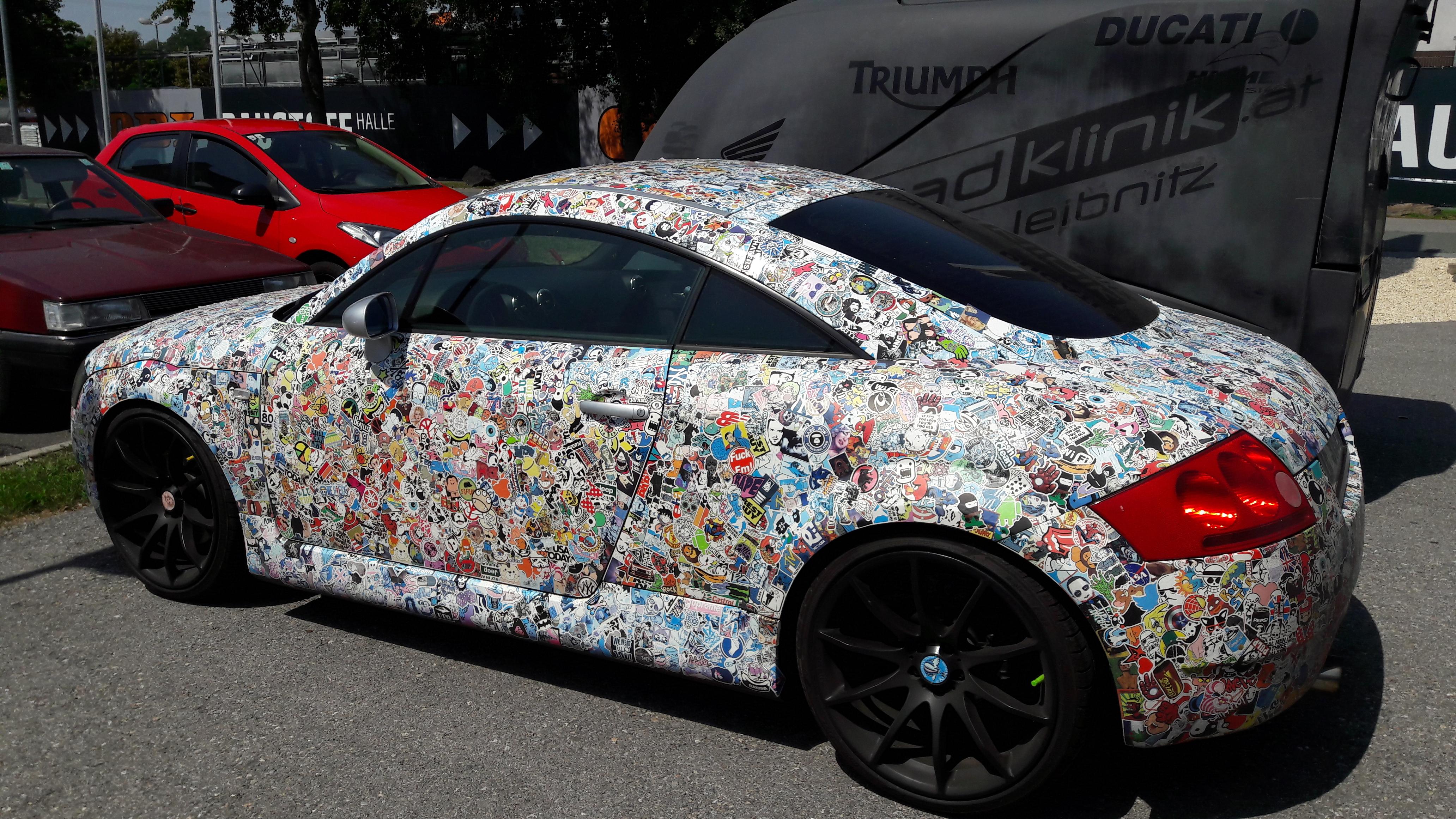 xQc's car after building his new pc xqcow