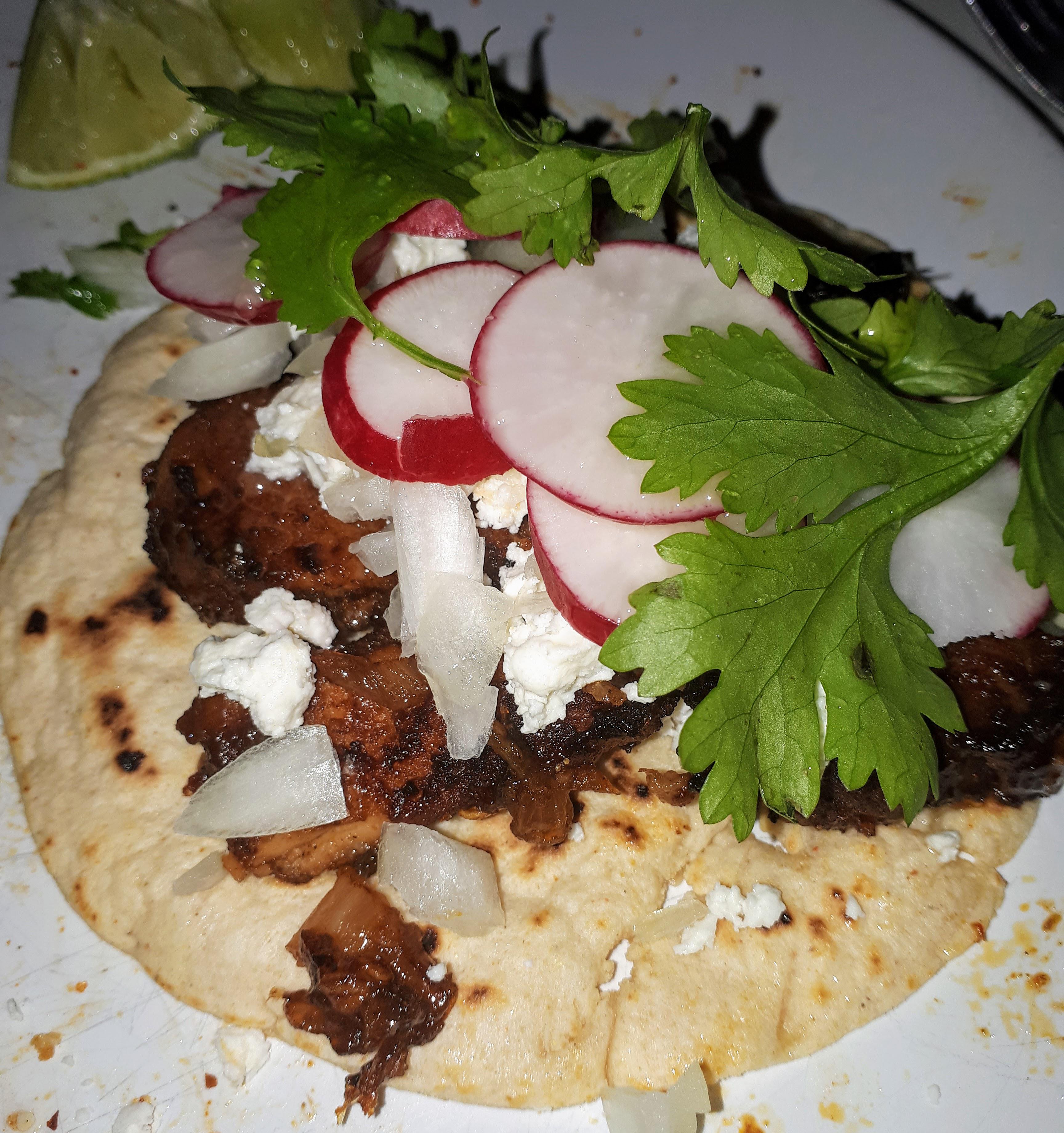 Homemade pork carnitas on homemade corn tortillas! r/mexicanfood