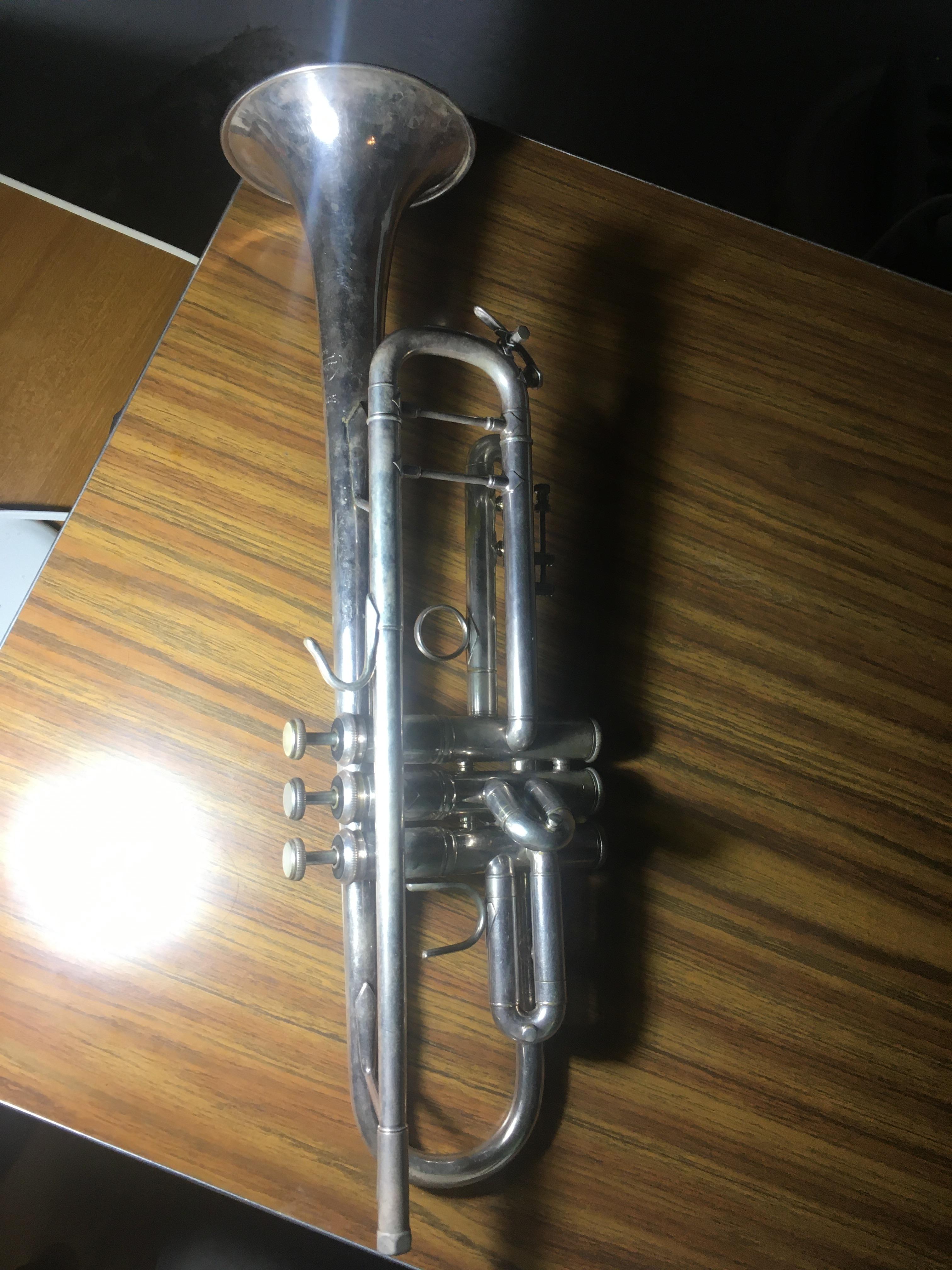 Need help assessing the value of this trumpet. Ebay gives me very