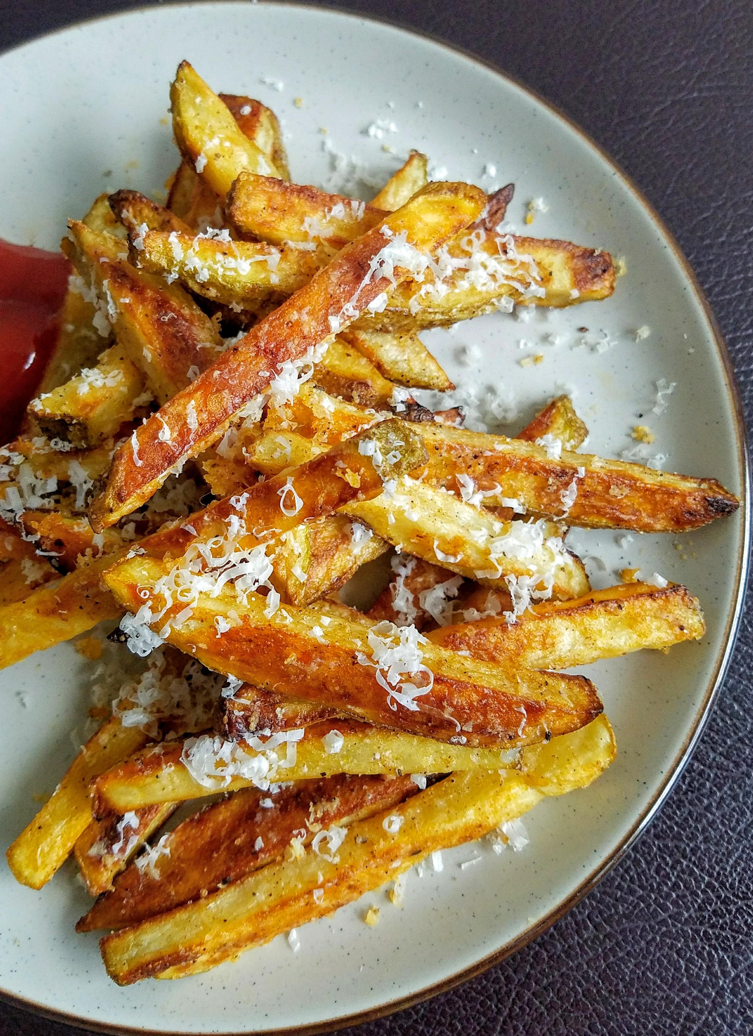 Baked GarlicParmesan Fries r/FoodPorn
