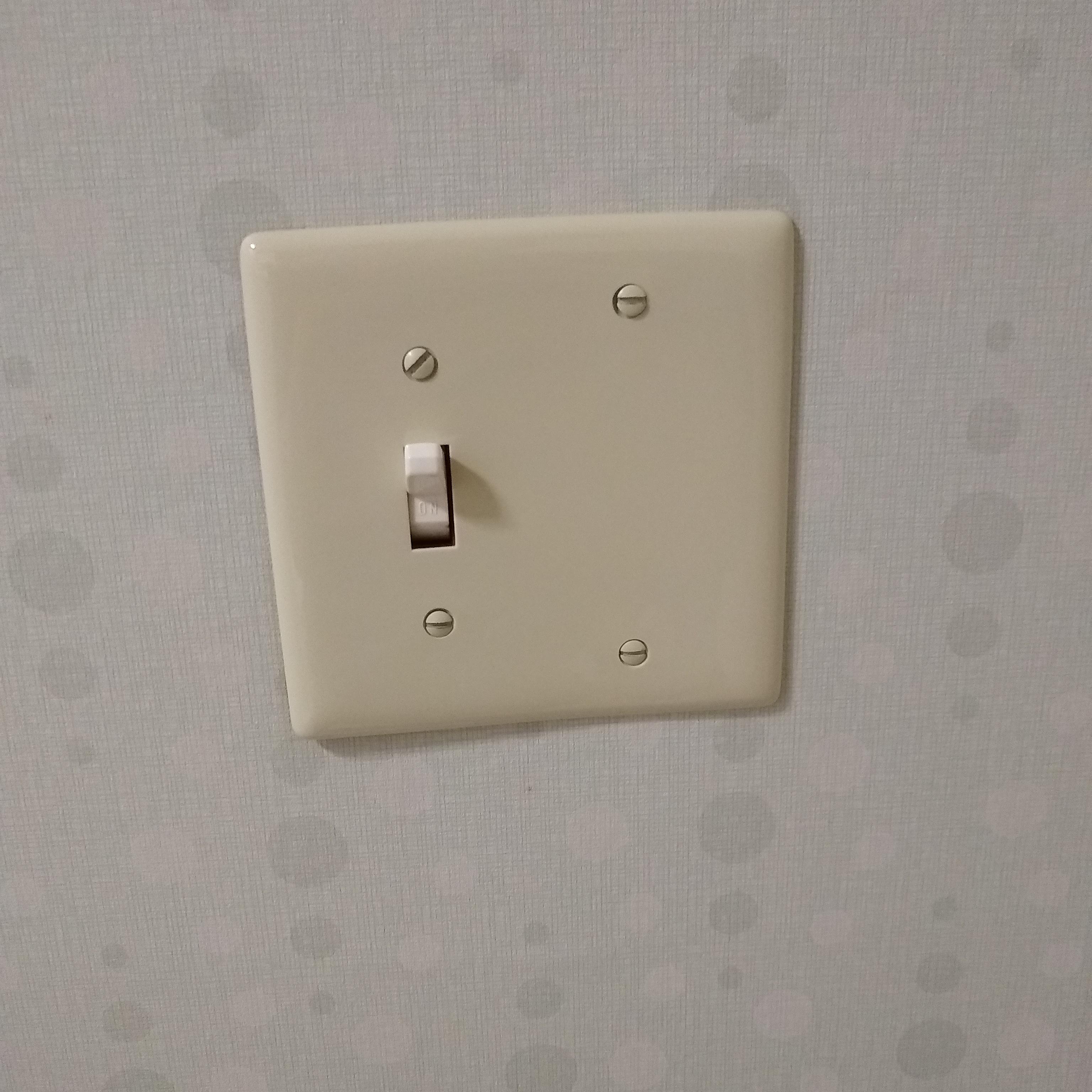 My hotel bathroom light switch r/mildlyinfuriating