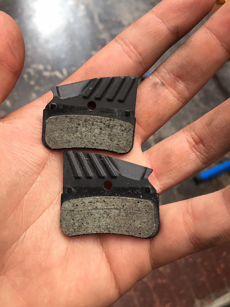Are this brake pads contaminated? They are N03A Resin, shimano XT stock