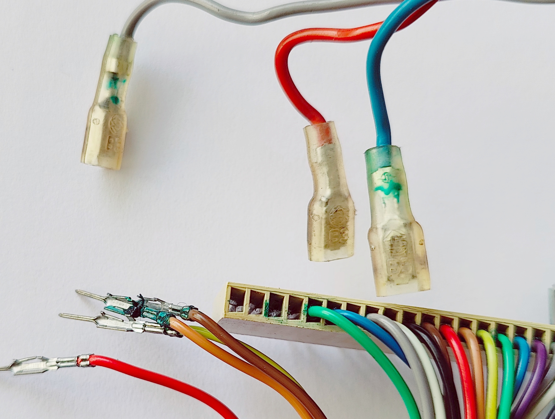 Crimp connector corrosion from plasticizer in wires? Experiences? (More