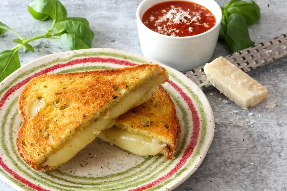 Garlic Bread Grilled Cheese r/grilledcheese