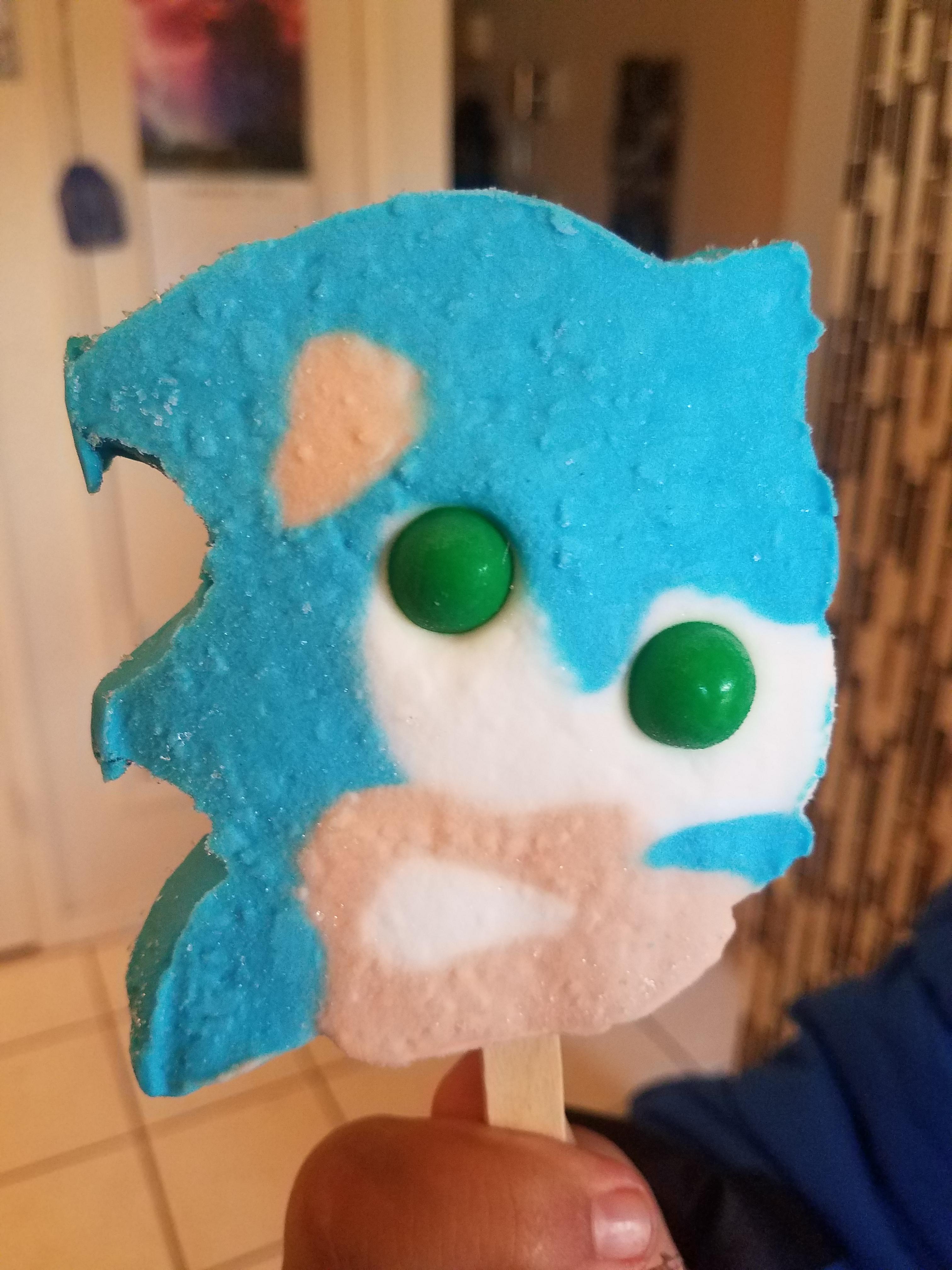 My brother got an accurate ice cream of Sonics face r
