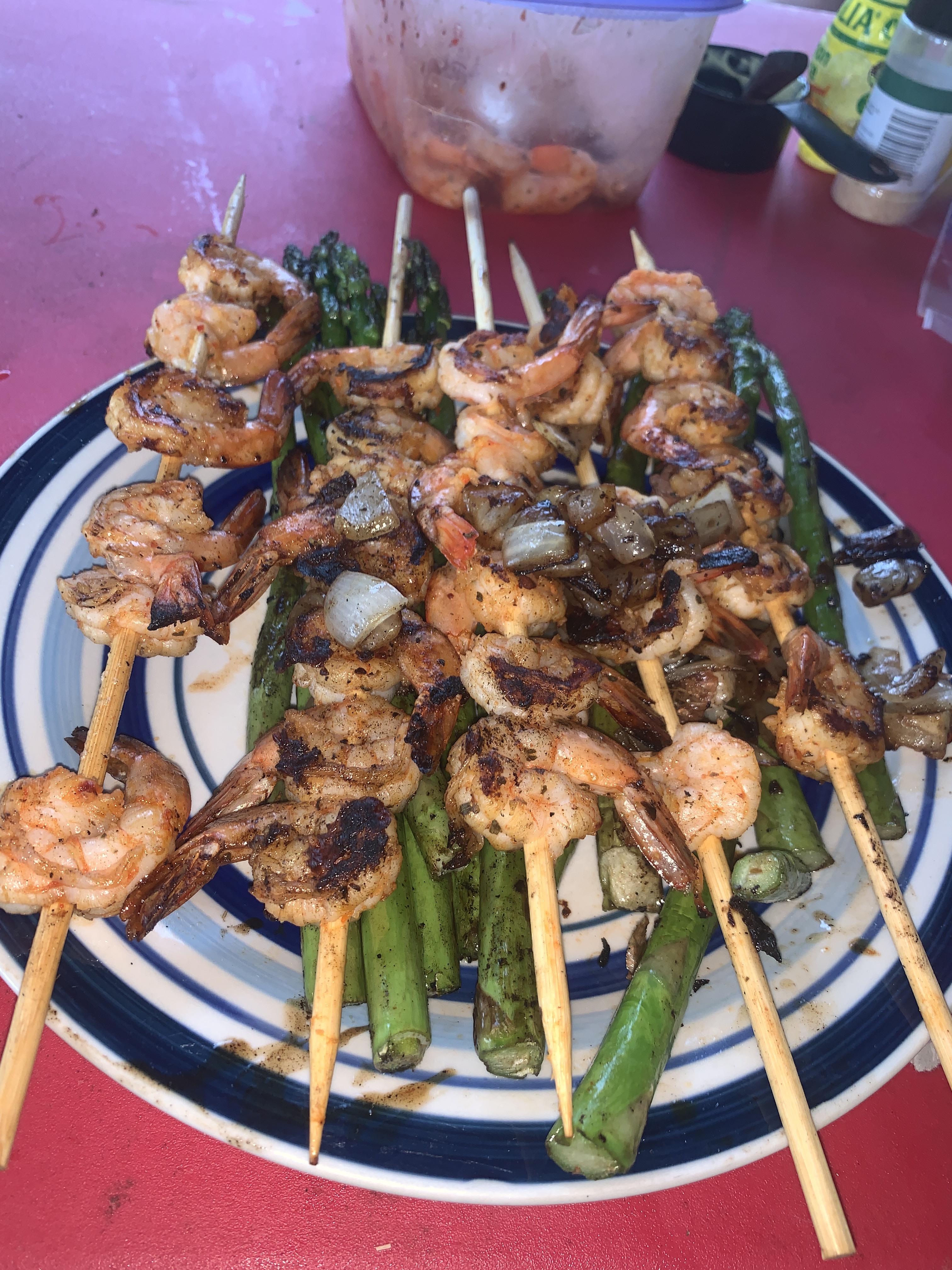 Shrimp kabobs & some asparagus! r/blackstonegriddle