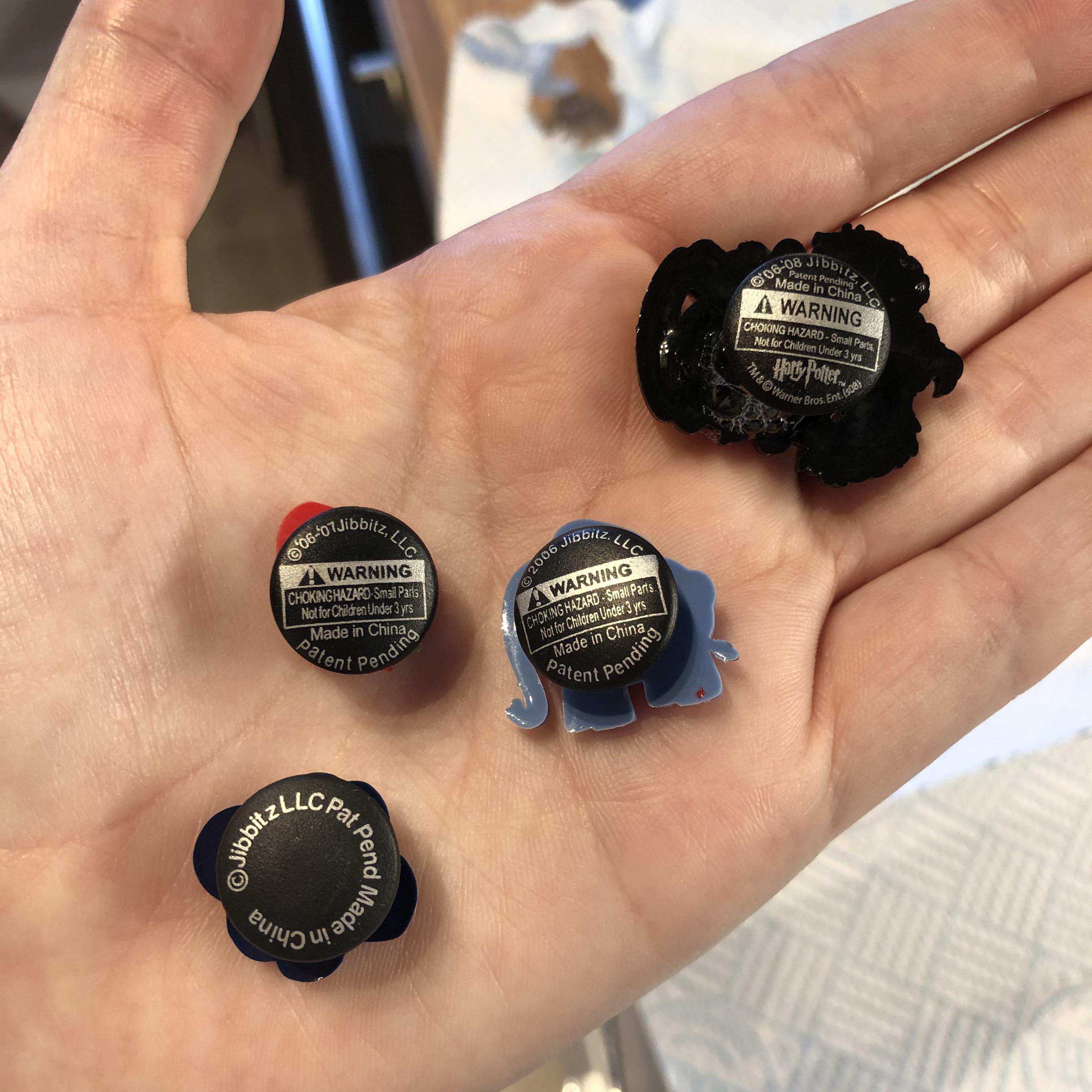 Are any of these genuine Jibbitz? r/crocs