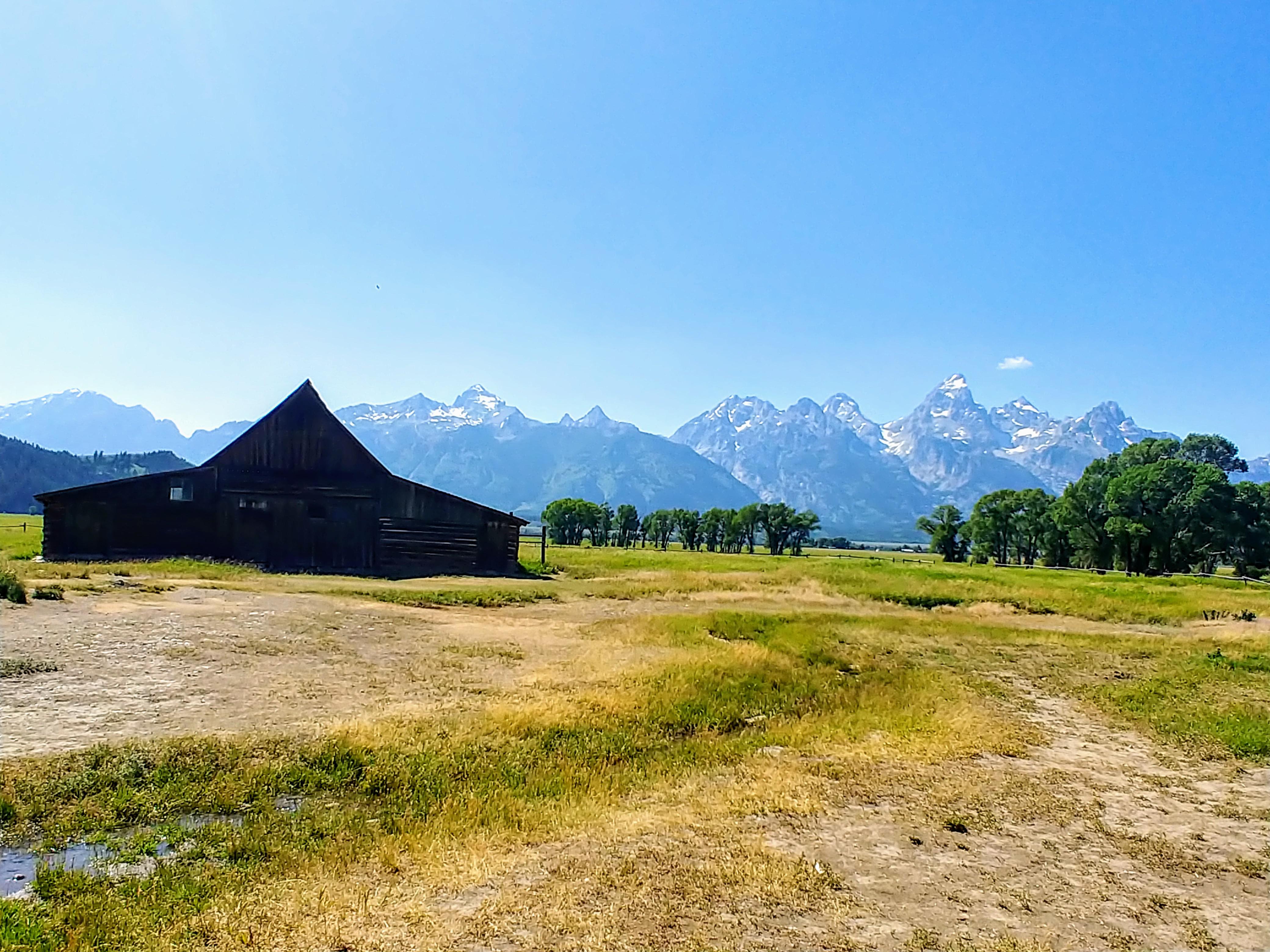 Famous Mormon barn in Antelope Flats, Wyoming (OC) r/AbandonedPorn