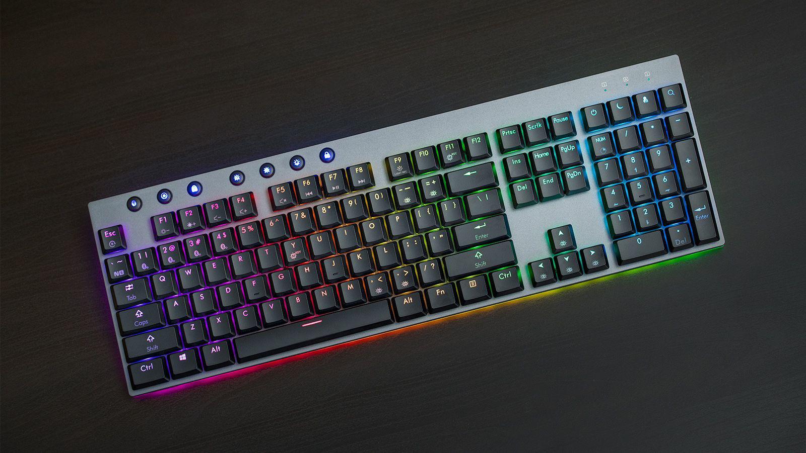 Am I the only one that sees this? Logitech g915 https//www.logitechg