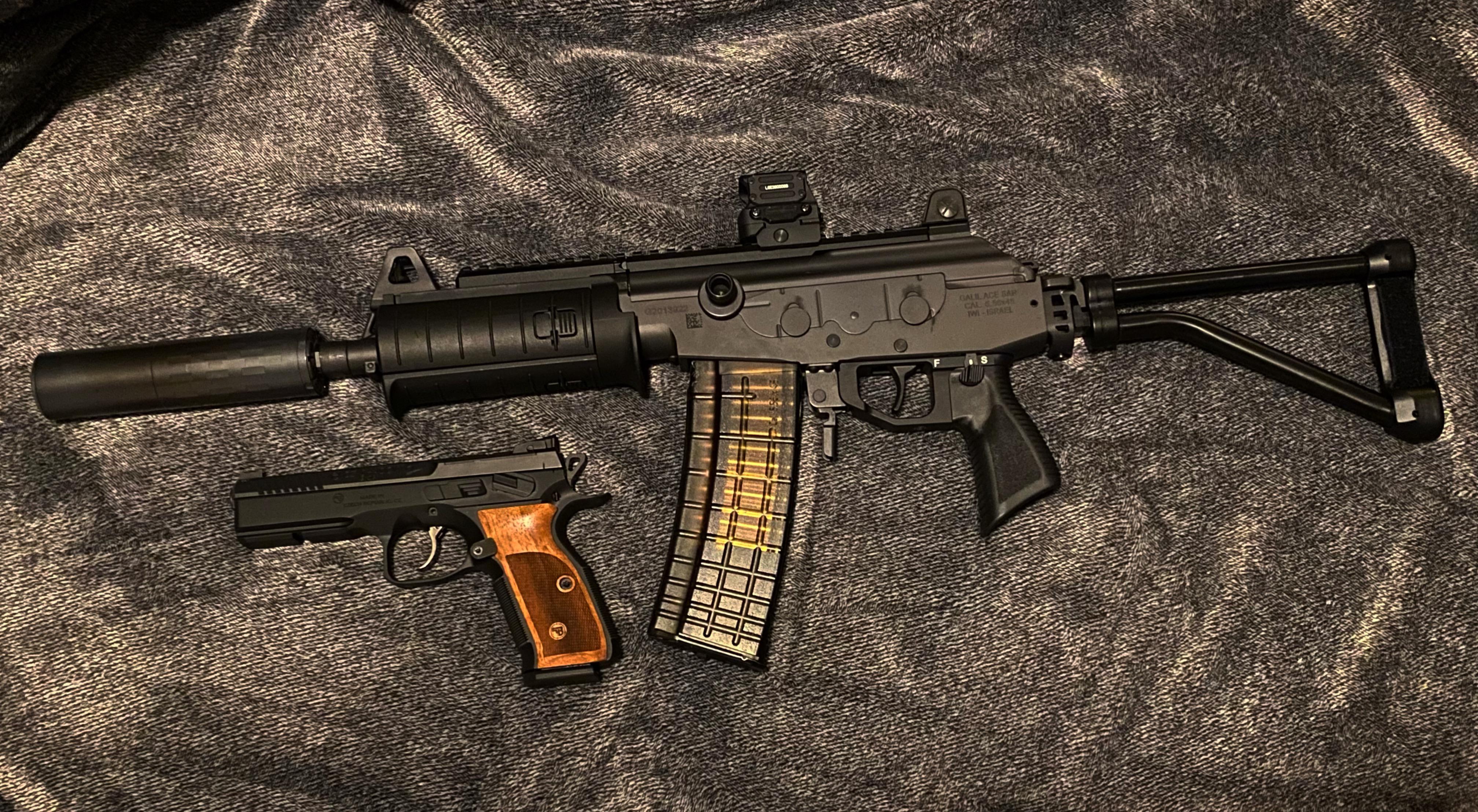 Euro Porn : GunPorn