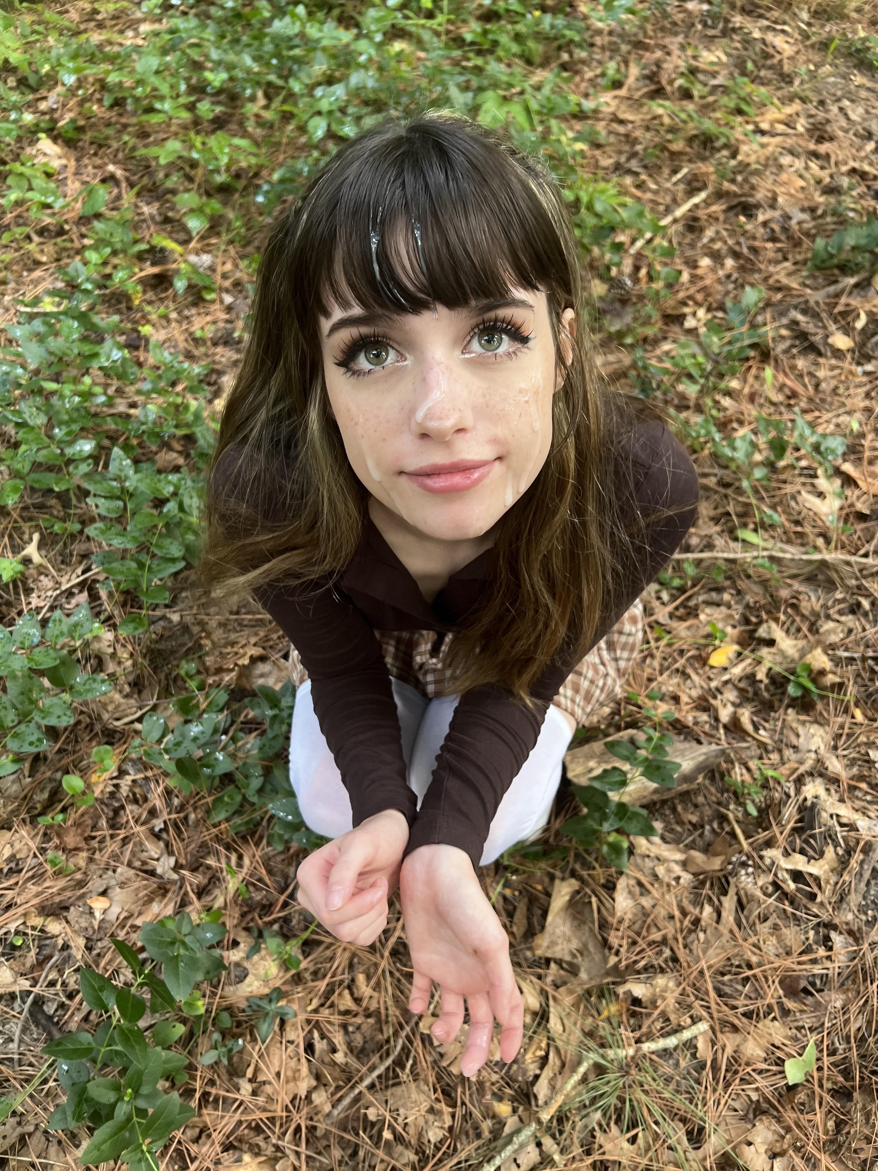 Daddy loves dumping random loads on me on our walks 😅 : DDLG_Porn