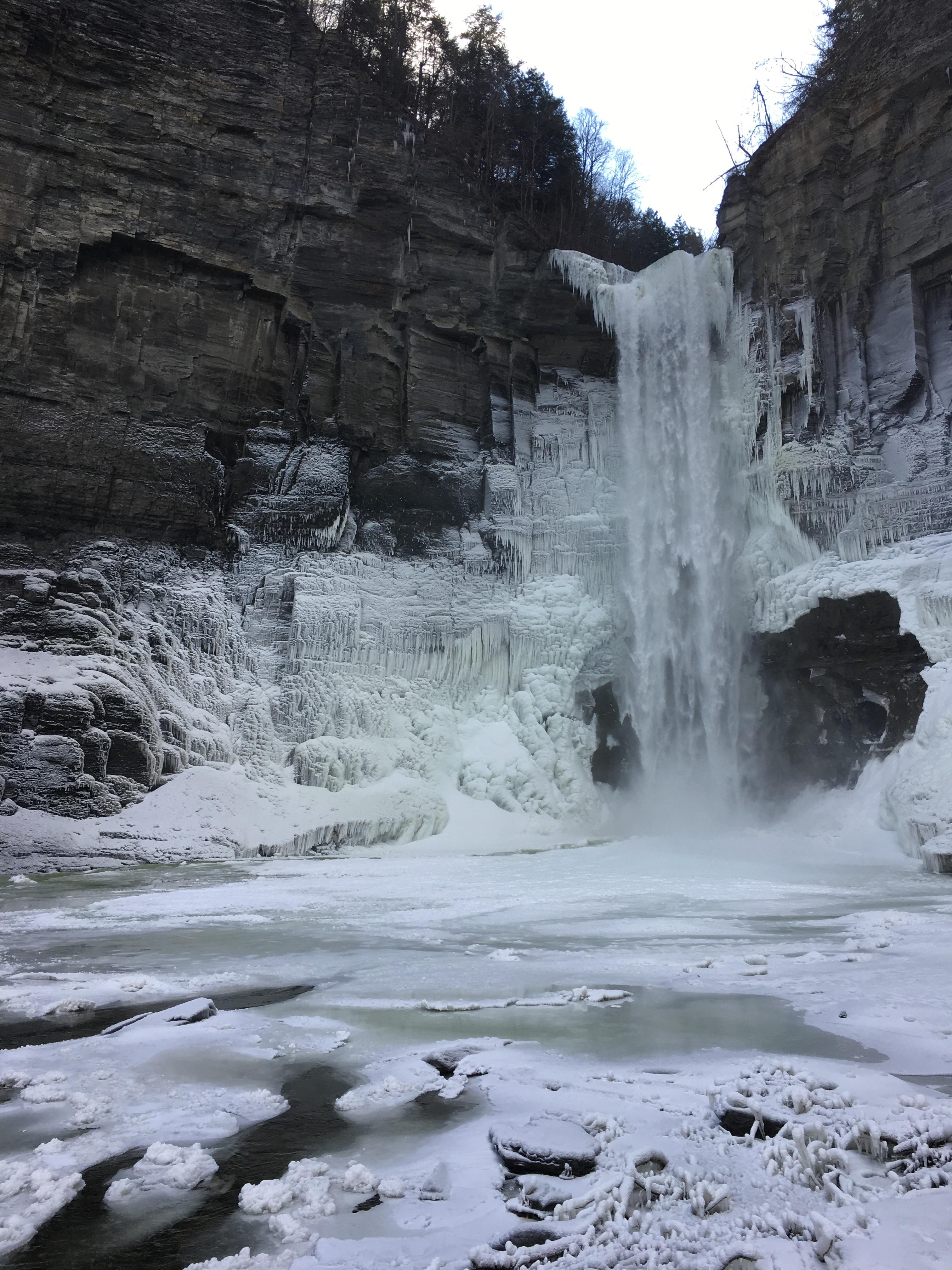 MichaelPocketList Taughannock falls in the winter. Ithaca, NY (1334x750)