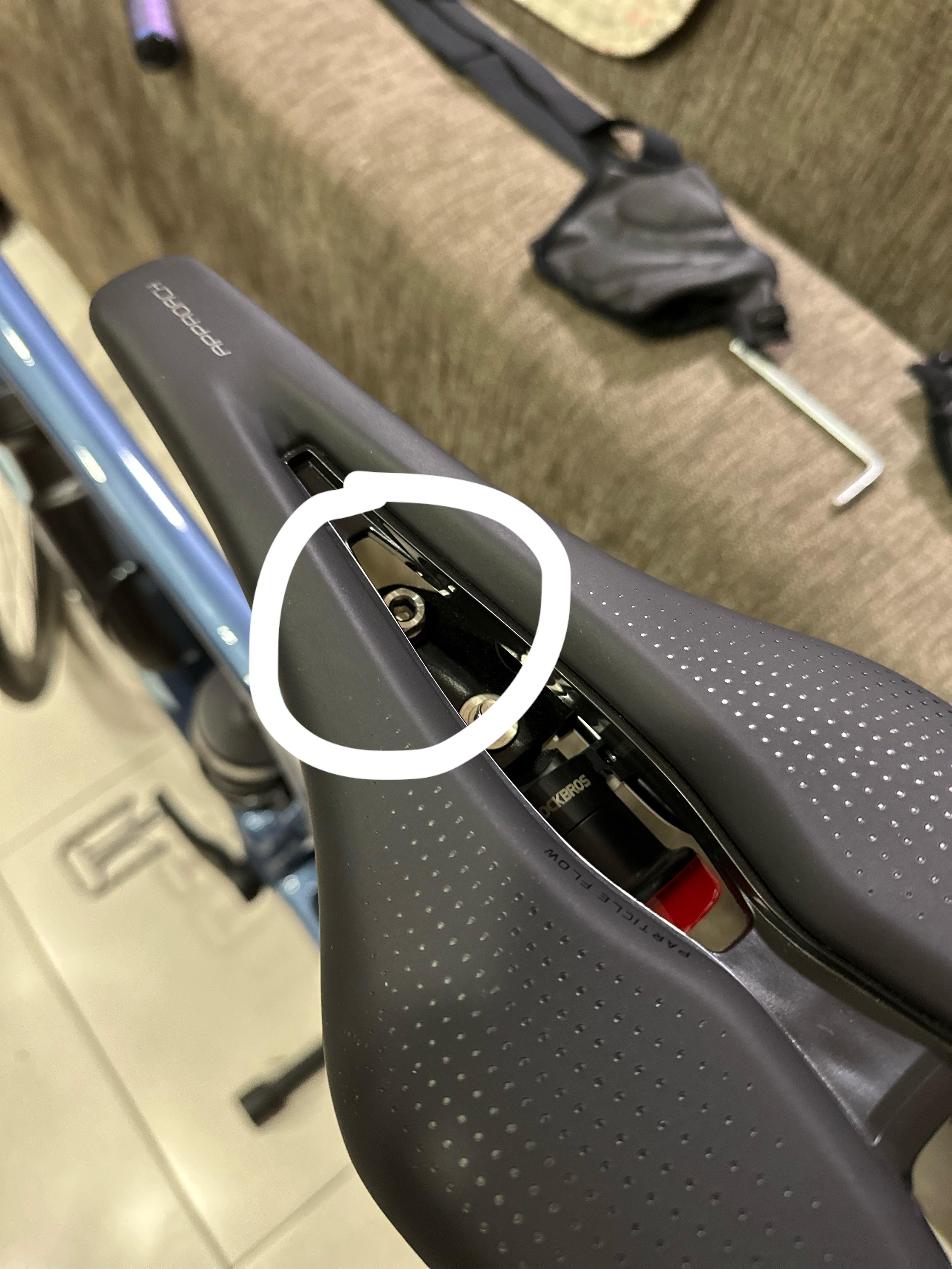 How much torque should i give to the saddle? Giant tcr 3 adv carbon