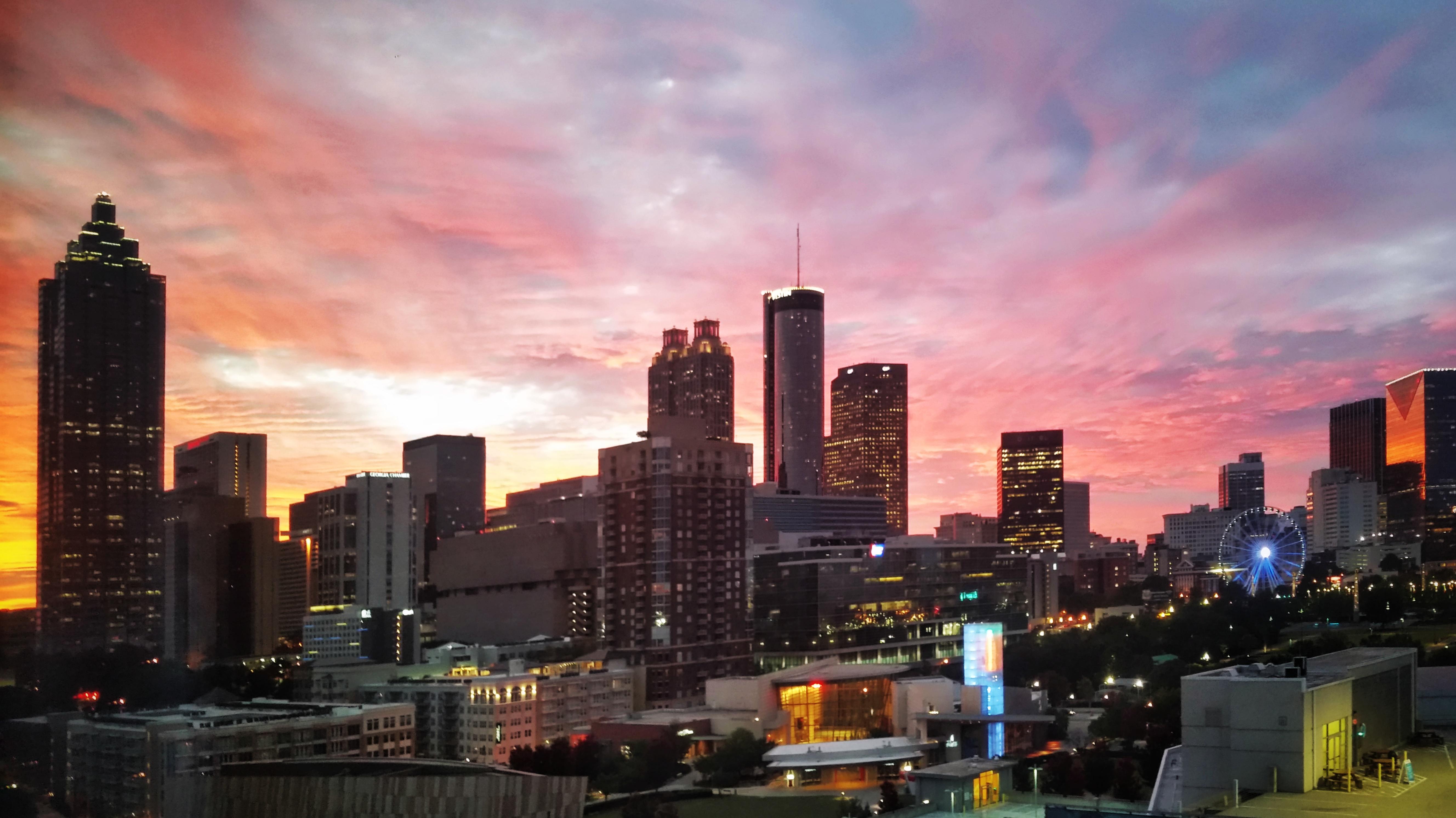 Atlanta, at sunrise. [OC] r/CityPorn