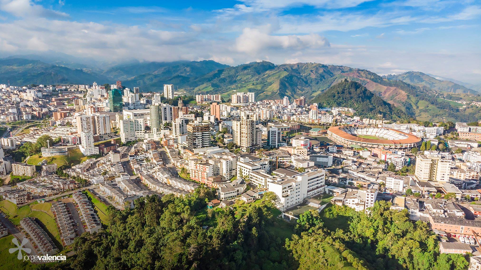 Manizales, Colombia [2024x1139] r/CityPorn