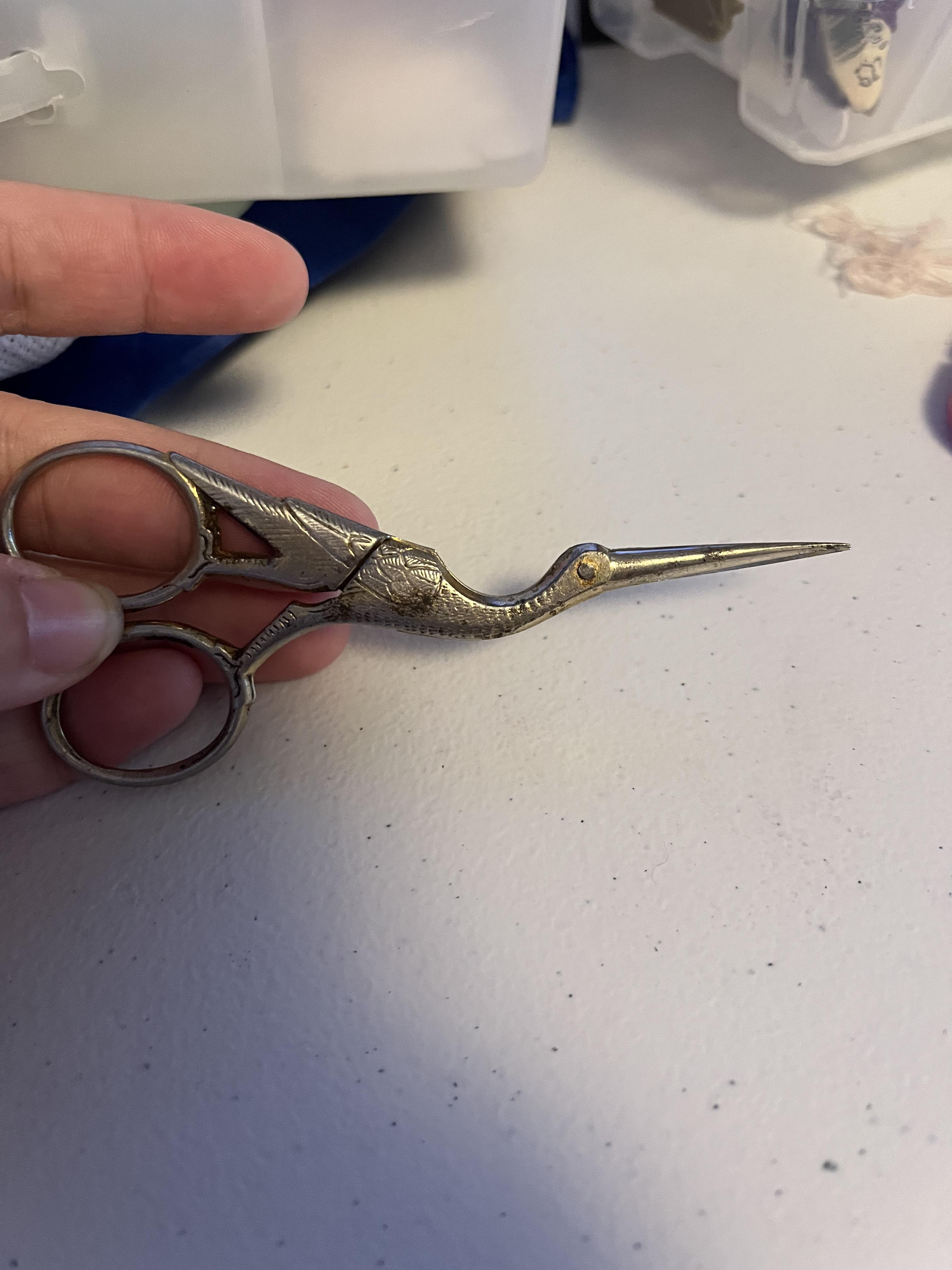 Can these scissors be sharpened? If so where/how? r/sewing