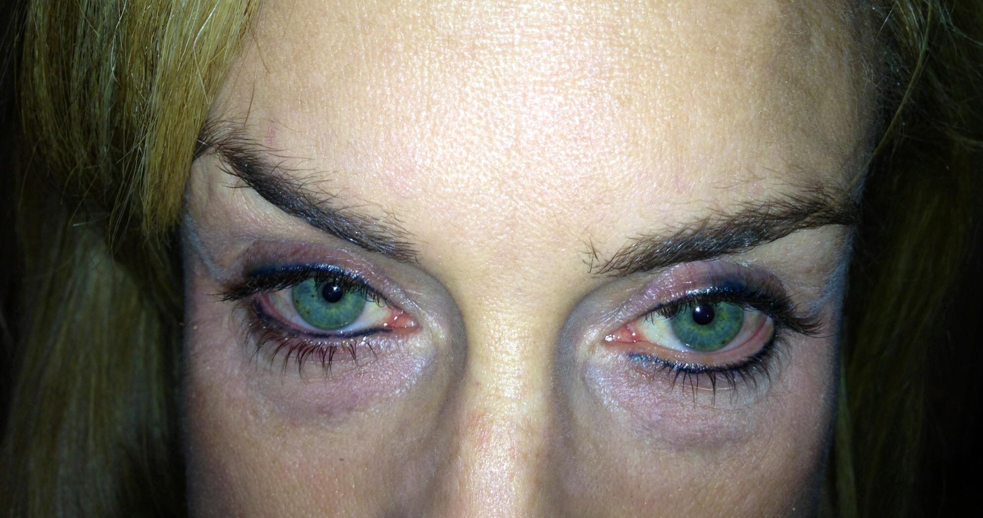 AttentionExcuse my bad eyeliner job. I tried to do a veeery soft cut